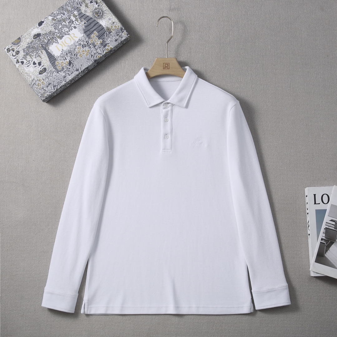 NO:653892,New product [new product launch] LP high-end selection of men's business casual long-sleeved pique cotton polo POLO shirt!  The high-end fashion aesthetic design combined with the three-dimensional cutting pattern makes wearing more comfortable and ornamental. We select high-weight double-strand mercerized pearl environmentally friendly fabrics, which are woven and dyed in a century-old workshop. It is an extremely luxurious and special material. The fabric properties are all high-quality, and the mesh structure is fine and natural. After washing, the texture becomes more friendly, with perfect combination of comfort and breathability. The tactile experience is self-evident, and the ultimate luxury enjoyment!  The details are exquisite and the sense of quality is everywhere. The buttons are natural deep-sea shell buttons, each with a unique texture and excellent luster. Design elements This long-sleeved POLO shirt is very sophisticated in terms of fabric selection and craftsmanship, which is very consistent with LP's typical Italian style, low-key and luxurious, elegant and noble. Every detail proves the brand's own high-end sense. The iconic brand logo is decorated on the chest, presented in exquisite embroidery, which is a soul-like interpretation!  The details are so perfect, every detail is a classic inheritance, effectively flaunting the brand identity, tight fitting, striving for excellence, versatile color matching, first-class tailoring, invincible upper body effect, perfect for both business and leisure!  Color: white black!  Size M-3XLL, shoulder width 46, bust 106, sleeve length 61, dress length 70,,loro piana,alexander wang19860909新品【新品上市】LP高端甄选男士商务休闲长袖珠地棉马球POLO衫！ 高端的时尚美学设计结合立体裁剪的版型,使穿着更具舒适性和观赏性. 甄选高克重双股丝光珠地环保面料,经过百年工坊定织定染而成,极为奢华特殊的材质,面料属性皆为上乘,网眼结构细腻自然,经过水洗后,肌理变得更具亲和力,舒适性与透气性完美兼备,触感体验不言而喻,奢华极致享受！细节精湛考究,处处尽显品质感. 纽扣为天然深海贝壳扣,每粒都有着独一无二的纹路,光泽感极好. 设计元素这款长袖POLO衫在面料选取和工艺方面都相当考究,极符合LP颇具意大利典型风格,低调且奢华,优雅且高贵,每一个细节都在力证品牌自身的高级感,胸前饰有标志性品牌标识,以精美刺绣体呈现,属于灵魂式的诠释！ 细节完美如斯,每一处的细节皆为经典传承,有力标榜品牌身份,严丝合缝,精益求精,配色万能百搭,剪裁一流,上身效果无敌,商务与休闲皆可完美驾驭！ 颜色:白色 黑色！ 尺码M-3XLL码 肩宽46 胸围106 袖长61 衣长70,,loro piana,alexander wang,Men's clothing