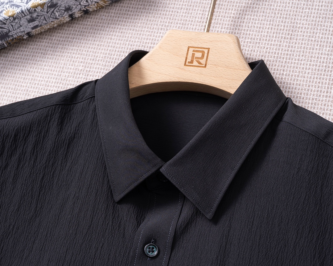 【新品上市】CH*ANEL/香*奈儿时装款长袖衬衫！高端的时尚美学设计结合立体裁剪的版型，使穿着更具舒适