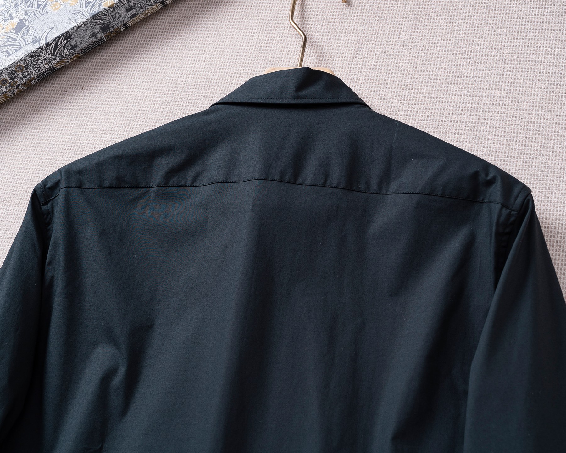 【新品上市】 B家26春夏官网款长袖衬衫！高端的时尚美学设计结合立体裁剪的版型，使穿着更具舒适性和观赏性