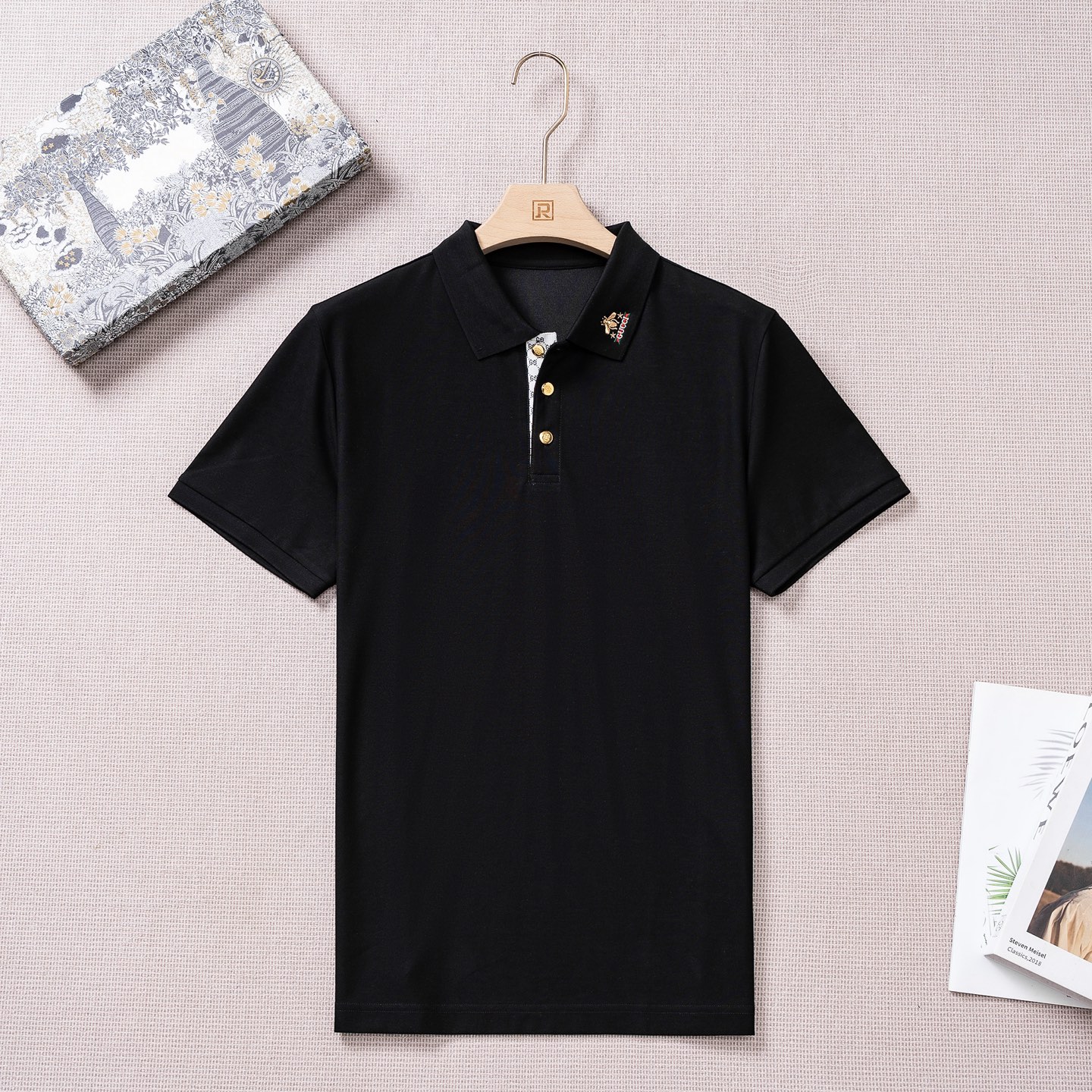 【新品上市】 G家26春夏时装款短袖丝光珠地棉马球POLO衫！面料甄选光照极好的上等长绒棉花原料，经过百