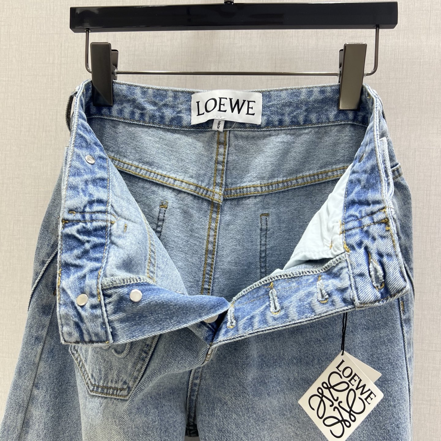 Loewe Women's High-Waisted Wide-Leg Jeans with Embossed Logo Pocket 5 i1744719358852 7718 0 3