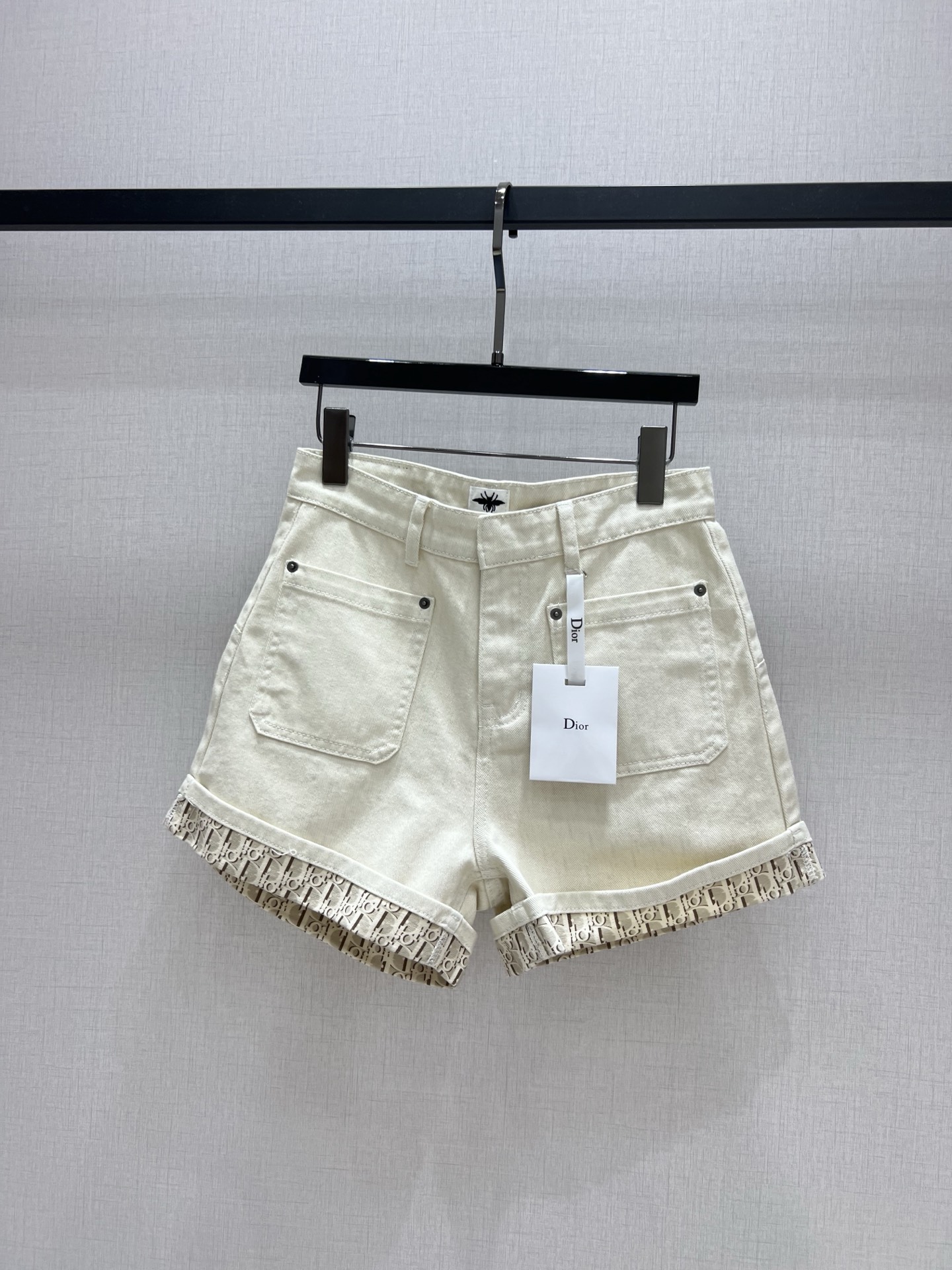 Dior 2025 Spring/Summer Apricot Hem Printed Rolled Edge Denim Shorts 2 i1745082919510 1655 0 0