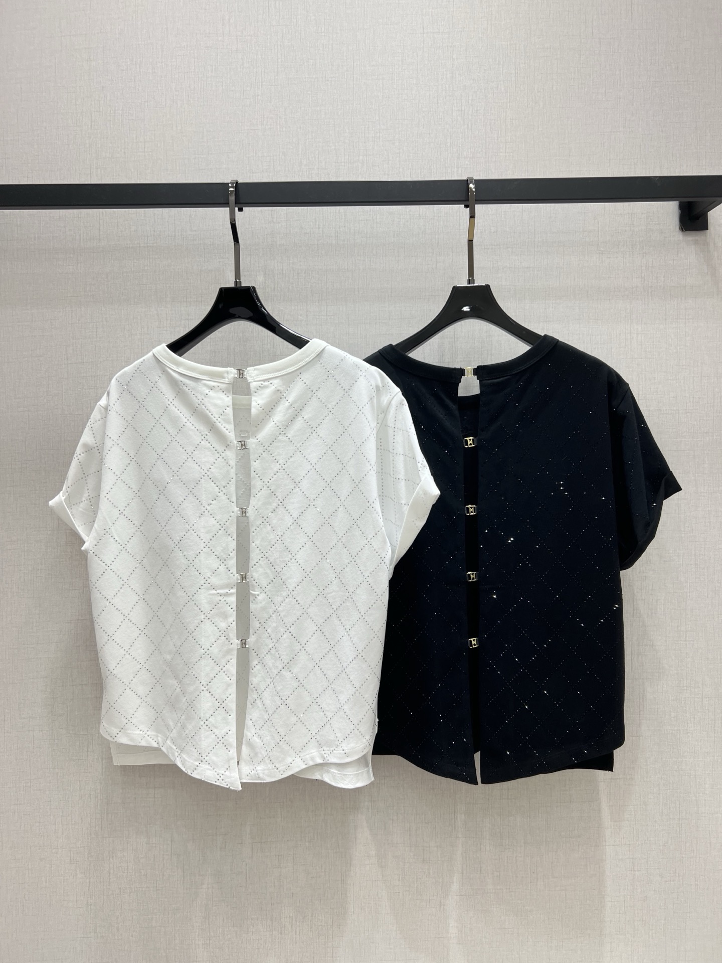 CHA 2024/2025 Spring/Summer Rhinestone Embellished Cotton Short Sleeve T-Shirt 9 i1745149530270 3119 0 7