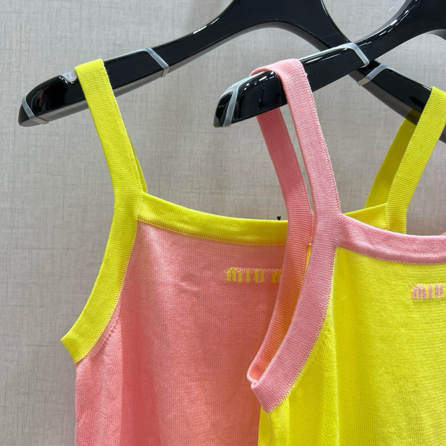 Miu Miu Sleeveless Wool Blend Tank Top with Logo 5 i1745418143324 7777 0 3