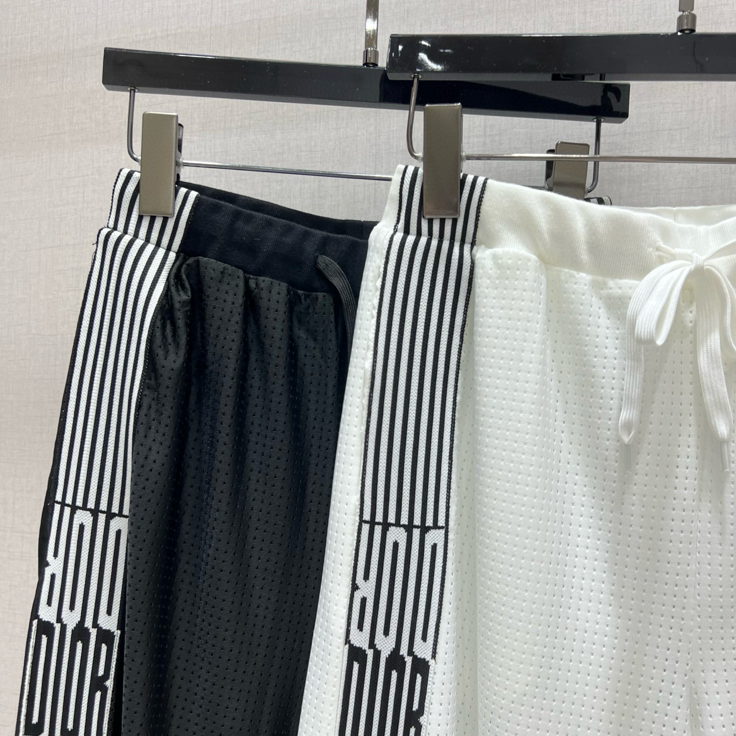 Dior Logo Webbing Straight-Leg Pants - Lightweight & Breathable 5 i1746165707493 9352 0 3
