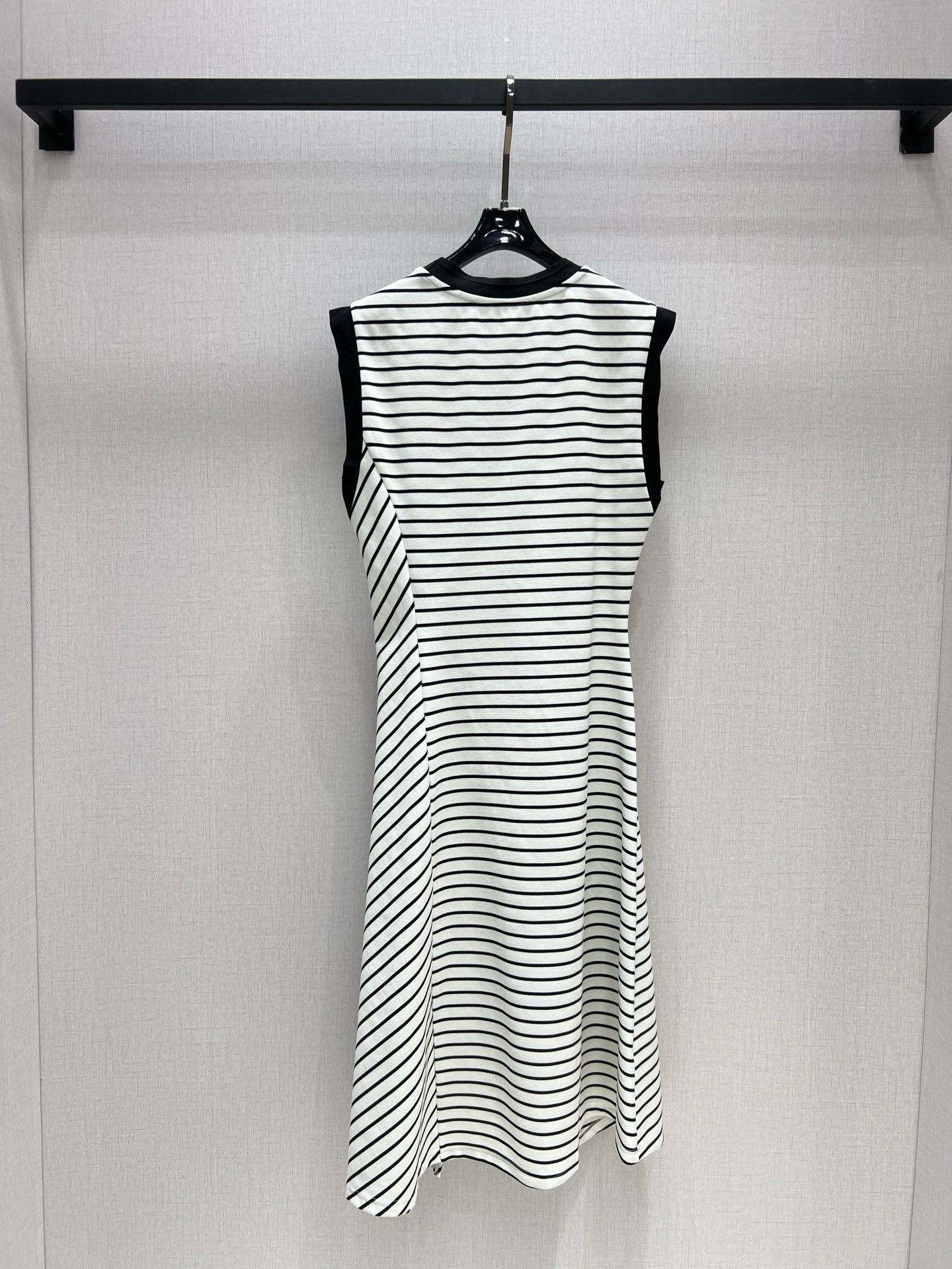Cel 2025 Color Block Midi Dress with Asymmetrical Hem, Elegant and Stylish 9 i1746359650478 6033 0 7
