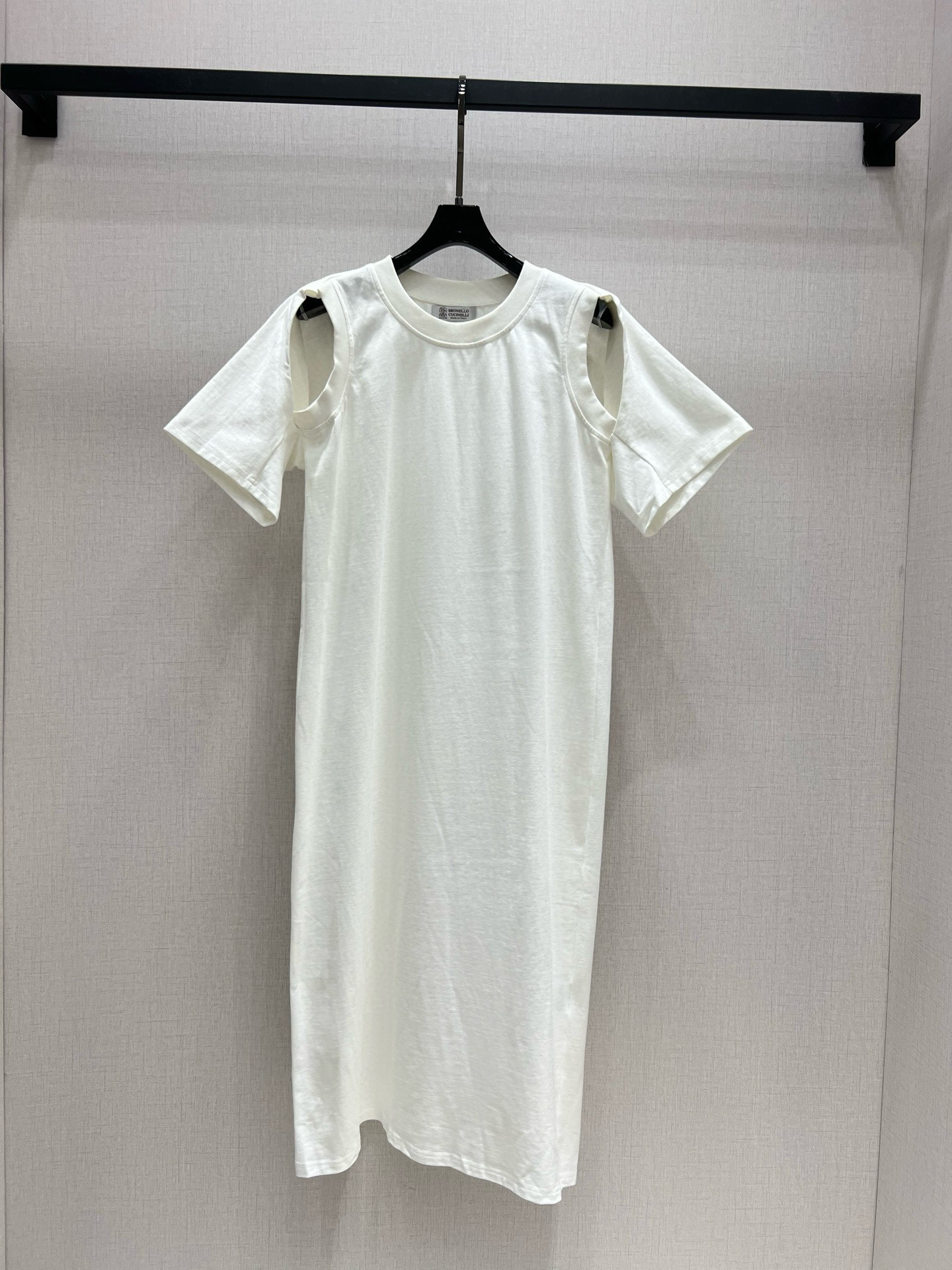 Elegant Midi Dress with Ribbed Accents & Unique Sleeve Detail - BC 2025 Collection 2 i1747230118563 2460 0 0