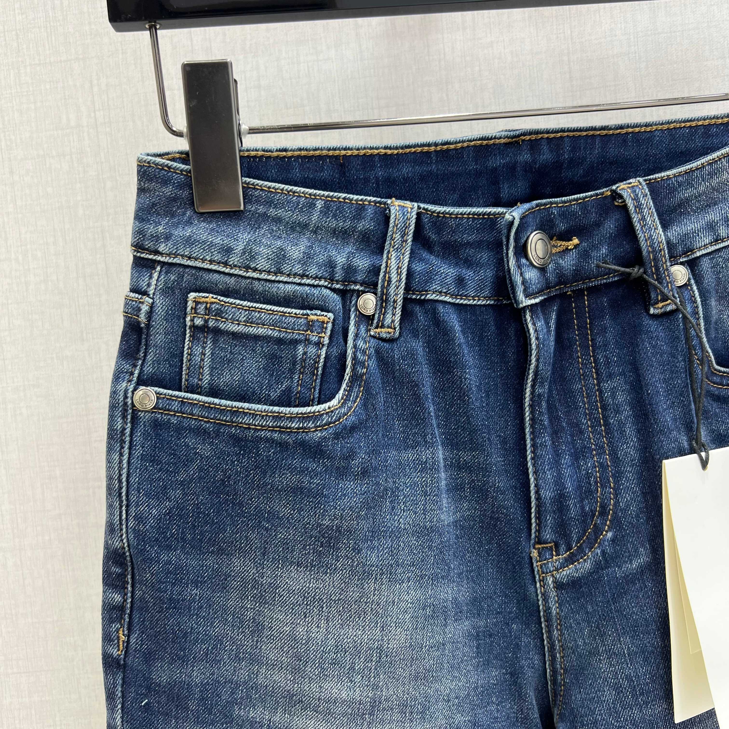 High-Waisted Flare Jeans: Retro Style, Premium Comfort & Flattering Fit 4 a1759998820786 1852