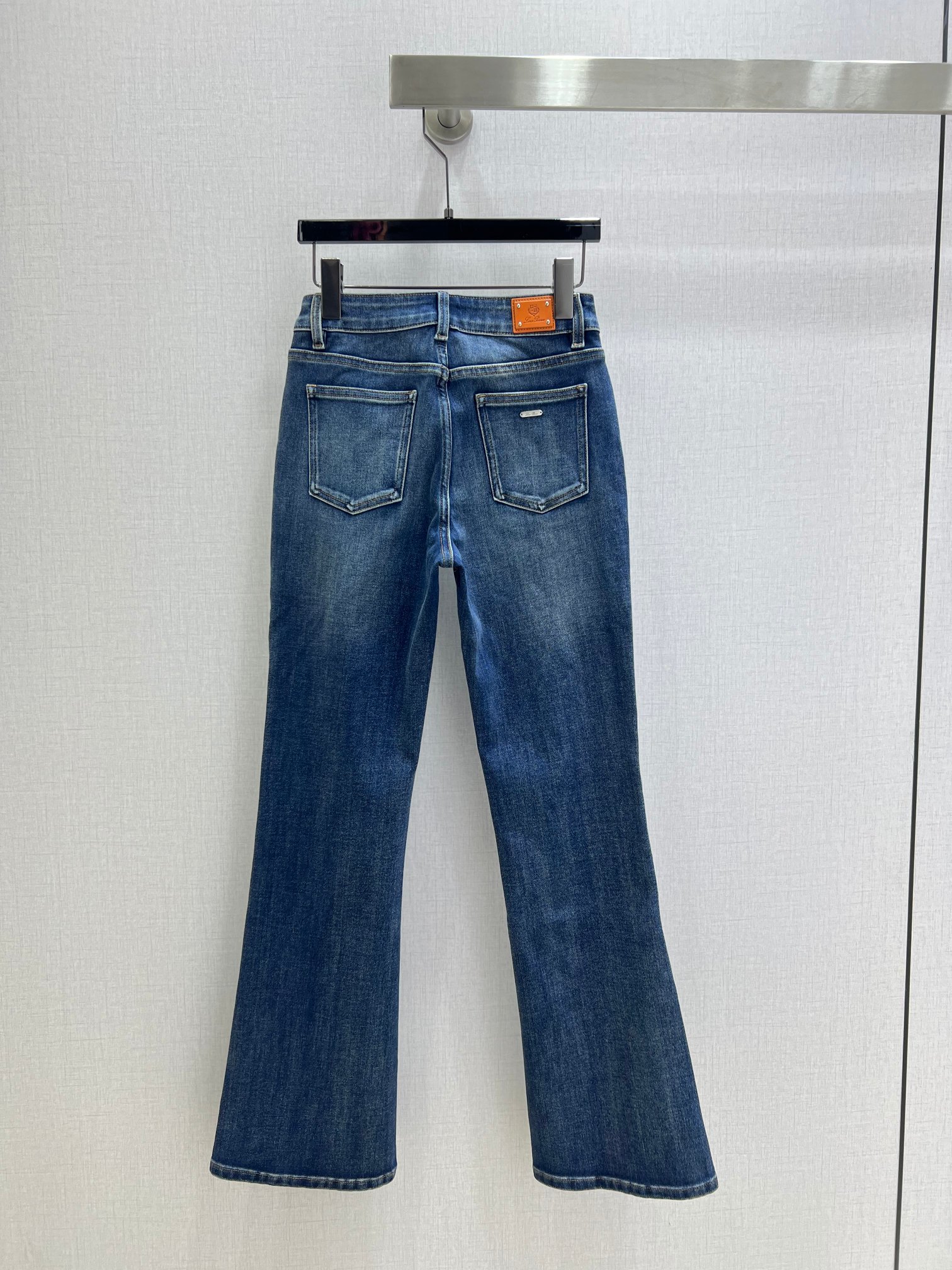 High-Waisted Flare Jeans: Retro Style, Premium Comfort & Flattering Fit 9 a1759998821873 3614