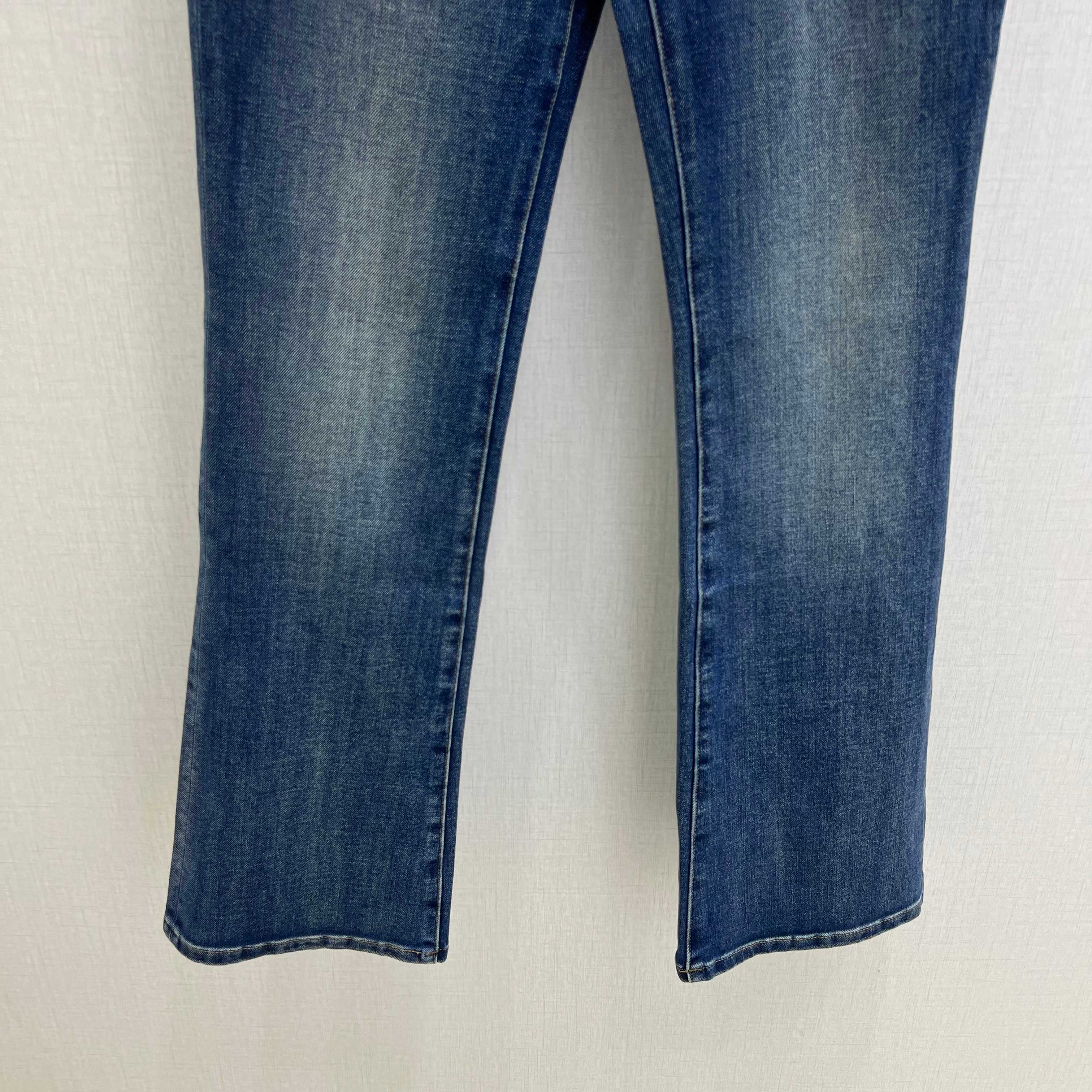 High-Waisted Flare Jeans: Retro Style, Premium Comfort & Flattering Fit 6 a1759998822373 8334