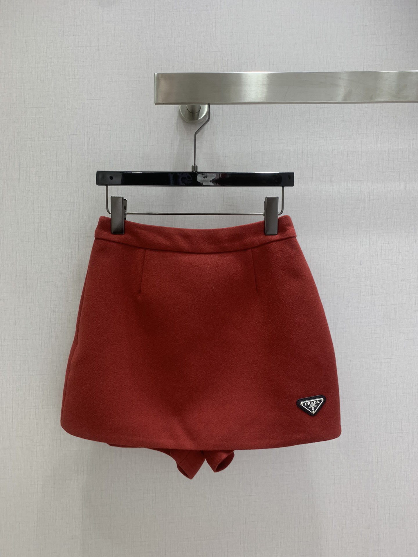 NO:626312,Highly recommended PRA* 2025 autumn and winter new style Triangular label fake two-piece culottes Fashionable crotch-covering, versatile slimming high-waisted A-hem culottes Three colors SMLXL code High quality ABC, prada, skirts, alexander wang19860909强烈推荐 PRA*2025秋冬新款 三角标假两件裤裙 时尚遮胯,百搭显瘦高腰A摆裤裙 三个色 SMLXL码 高品质ABC,,prada,skirts,alexander wang,Women's clothing