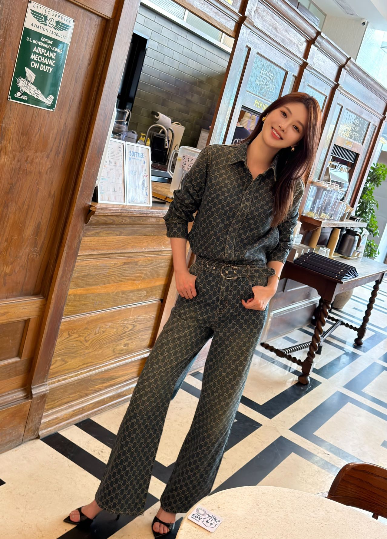 NO:790594,The set of upper body pictures includes,,19860909上身图 一套有,,,Women's clothing