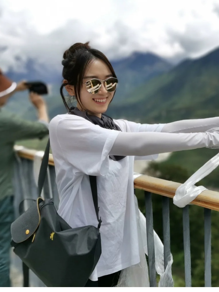 枪灰色，大热门哈，闭眼入 8