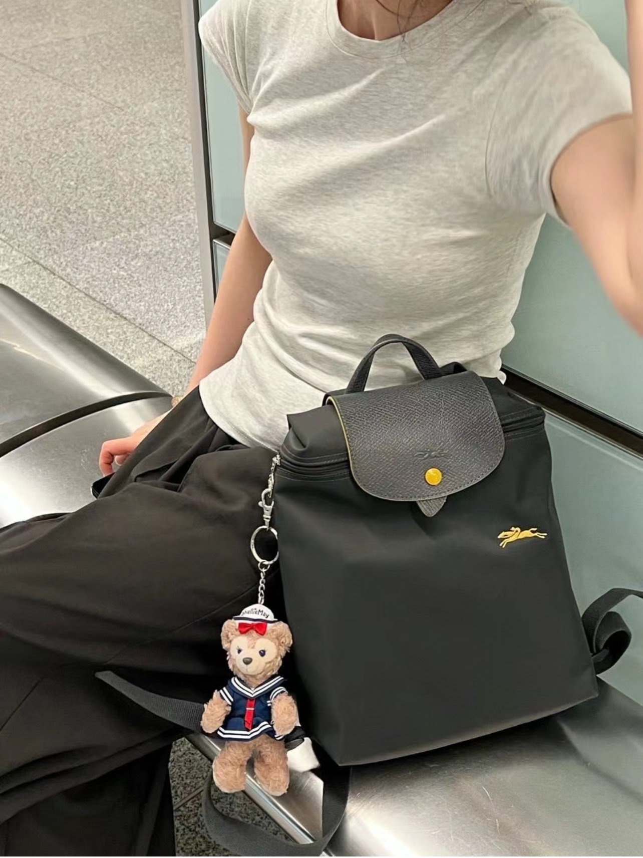 枪灰色，大热门哈，闭眼入 2
