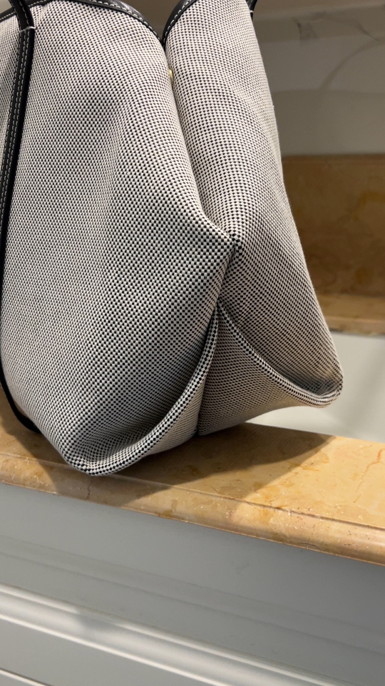 _d8C9shfiDs16HMLsUdsv64vDc3uWgPmbNzvLFfQ