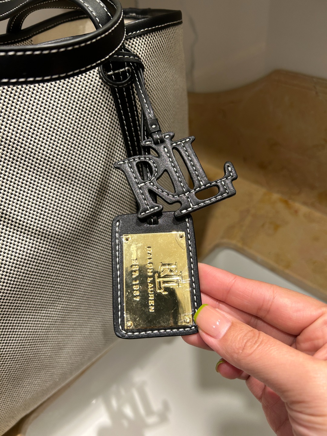 _df-9sHhPSMrEpcXQPEMpR7KHaSV-XDZZguzEdMg