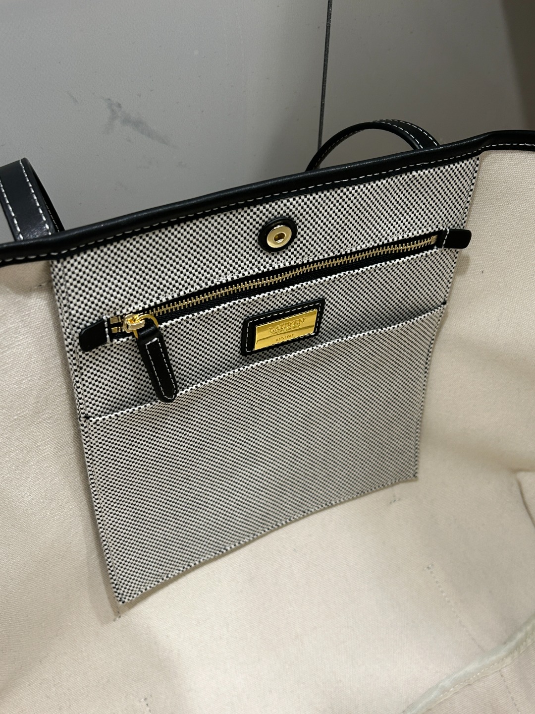 _daG9s0LTIoc-G2Kr3uIwajXg_qDWo1i-y29KUHA