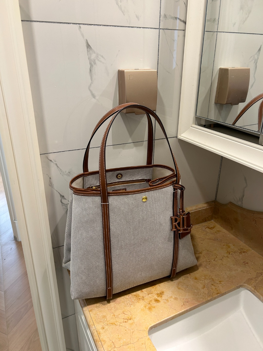 _dsV9sjR6SDlsEuc_gzv9W6g7YSLuwLwECVD_bzQ