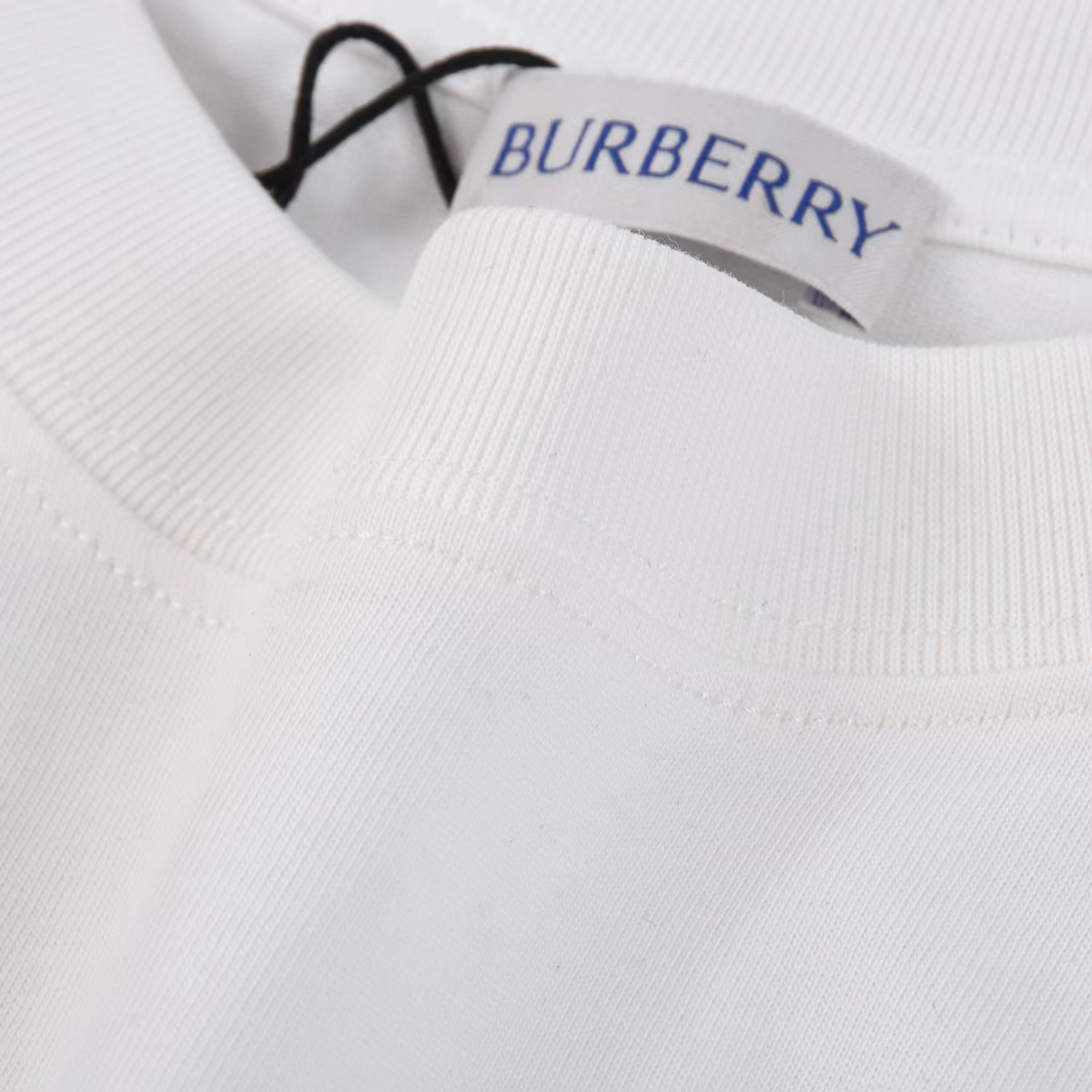 Burberry Printed Crewneck T-Shirt with Hat Graphic - Stylish Tee for Men 5 a1749486593321 3523