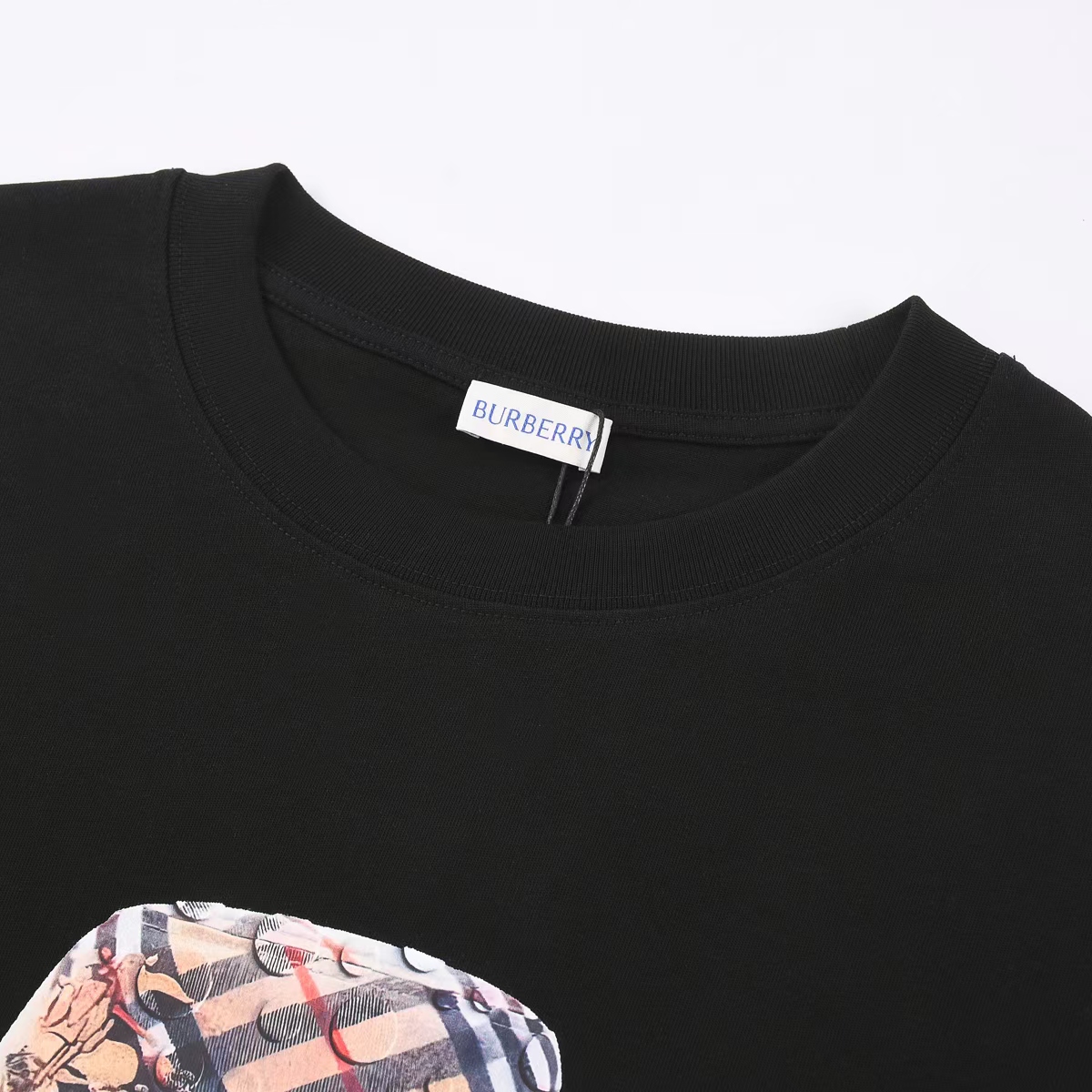 Burberry Printed Crewneck T-Shirt - Stylish and Comfortable (Sizes S-XL) 2 a1749487375825 5845