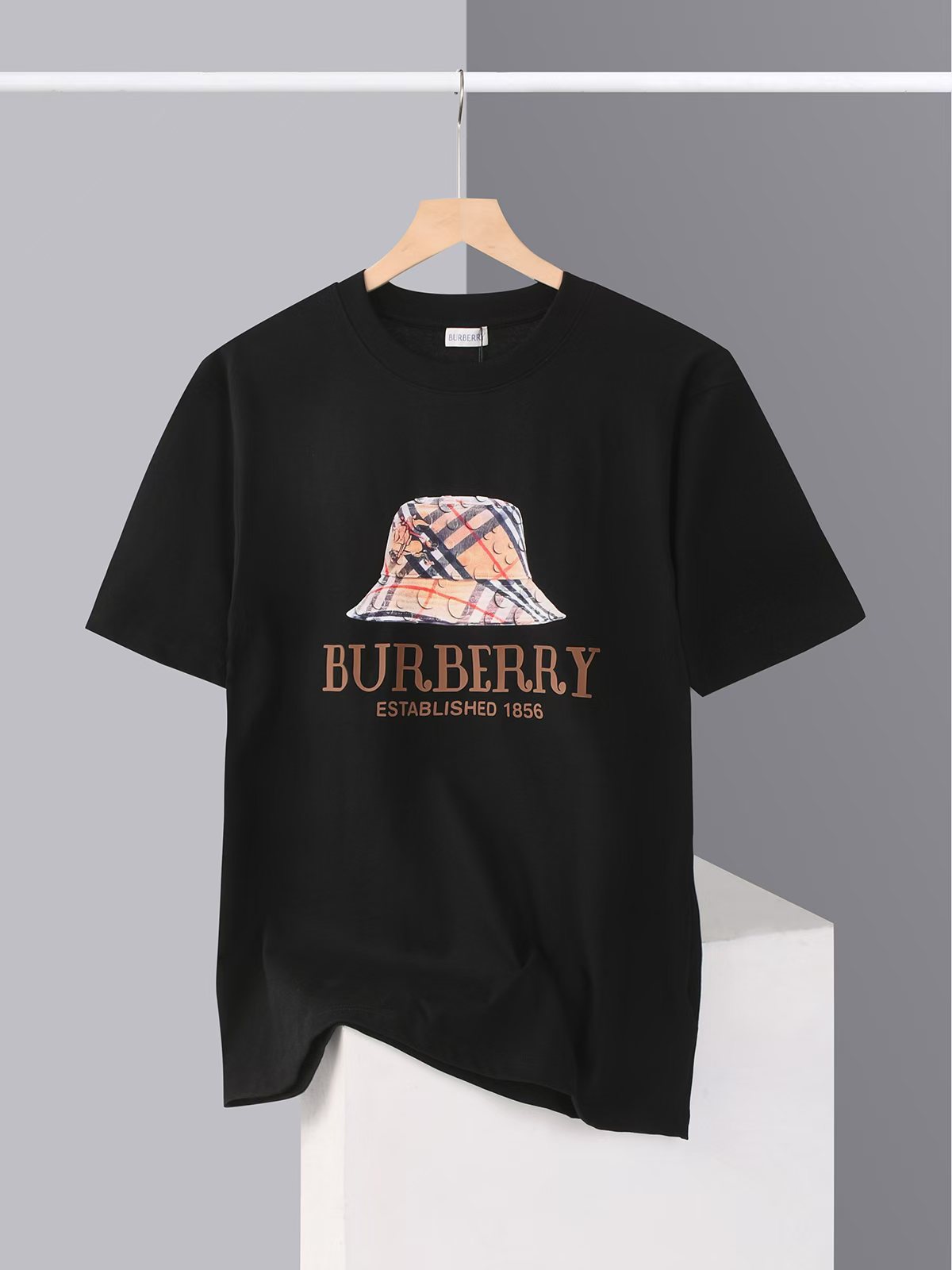 Burberry Printed Crewneck T-Shirt - Stylish and Comfortable (Sizes S-XL) 1 a1749487375826 1313
