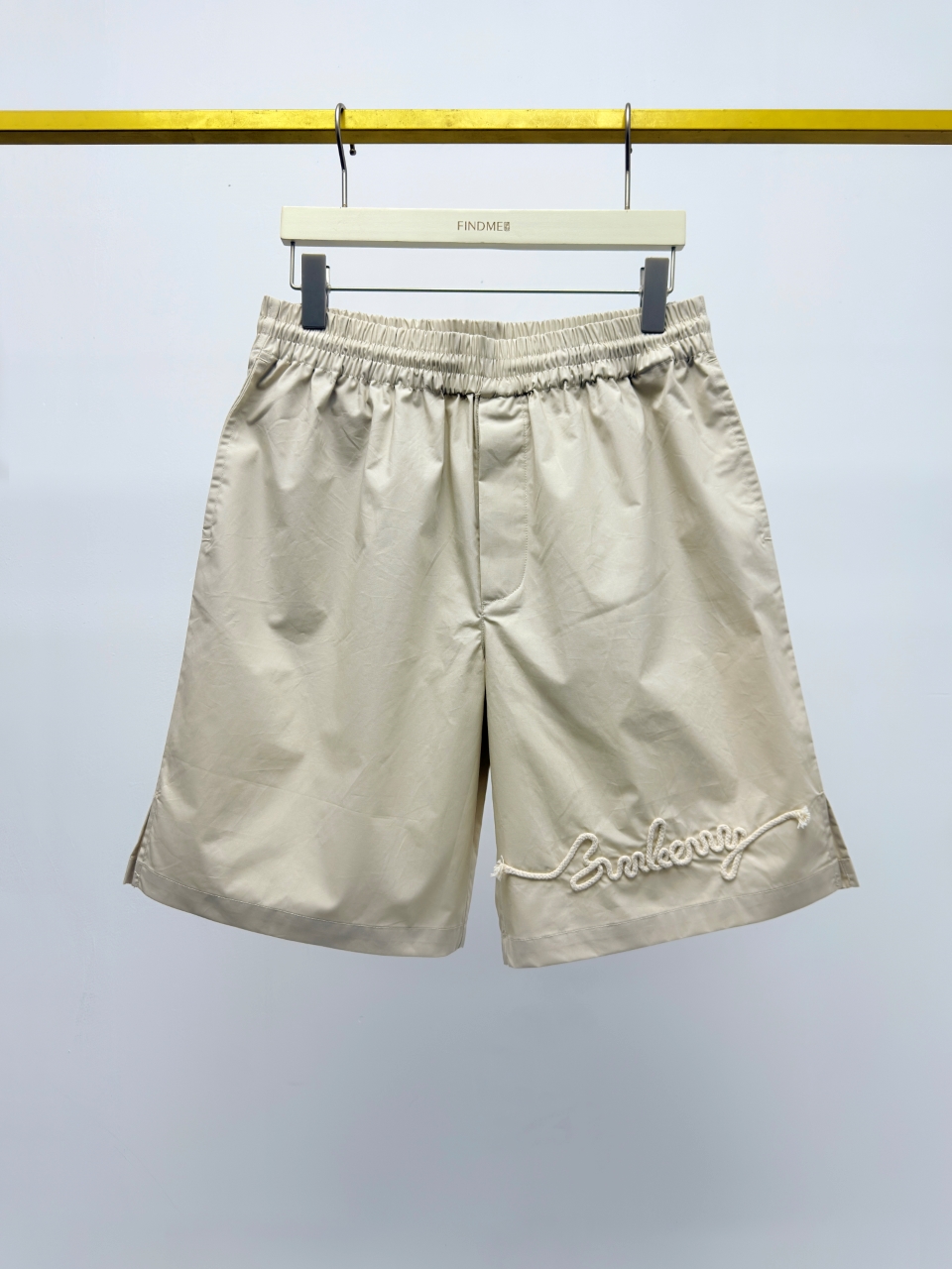 NO:142124,B*RBERRY 25SS spring and summer new product kink logo cotton drawstring shorts made of worsted cotton poplin fabric incorporating nautical knot inspiration Burberry logo decal elastic drawstring waist design Double side insertion bag and rear patch pocket *2 casual loose fit Men's style Fossil color S M L XL four-digit on sale in stock Real photos details, burberry, shorts, alexander wang19860909B*RBERRY 25SS春夏新品 扭结徽标棉质抽绳短裤 采用精纺棉府绸面料打造 融入航海结灵感 Burberry 徽标贴花 弹性抽绳腰头设计 双侧插袋及后贴袋*2 休闲宽松版型 男款 化石色 S M L XL四码现货发售中 实拍细节图,,burberry,shorts,alexander wang,Men's clothing