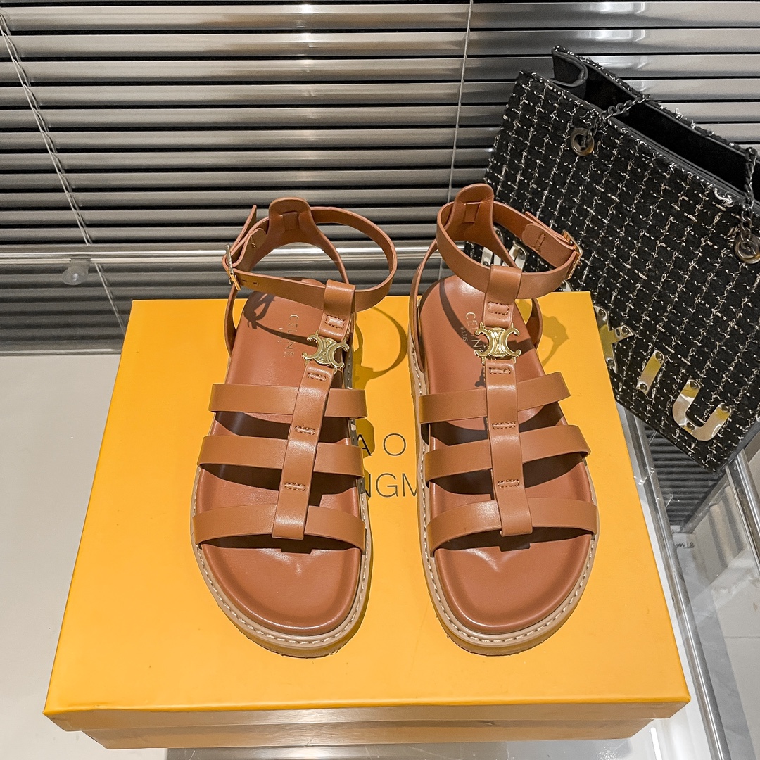 NO:252335,Celine's new thick-soled sandals are in full swing. The materials are more comfortable and durable without adding more. Three color options, this one needs no need to introduce you. We are already familiar with it. We strongly recommend that you plant grass. The official website is updated simultaneously. Size 35-41#, sandals, celine, celine, sandals19860909celine赛琳新款厚底凉鞋火热上新 加量不加价材料更加舒服耐穿 三个颜色选择、这个款不用多介绍大家已经很熟悉了、强烈推荐大家种草 官网同步更新. 码数35-41#,凉鞋,celine,celine,sandals,Women's Shoes