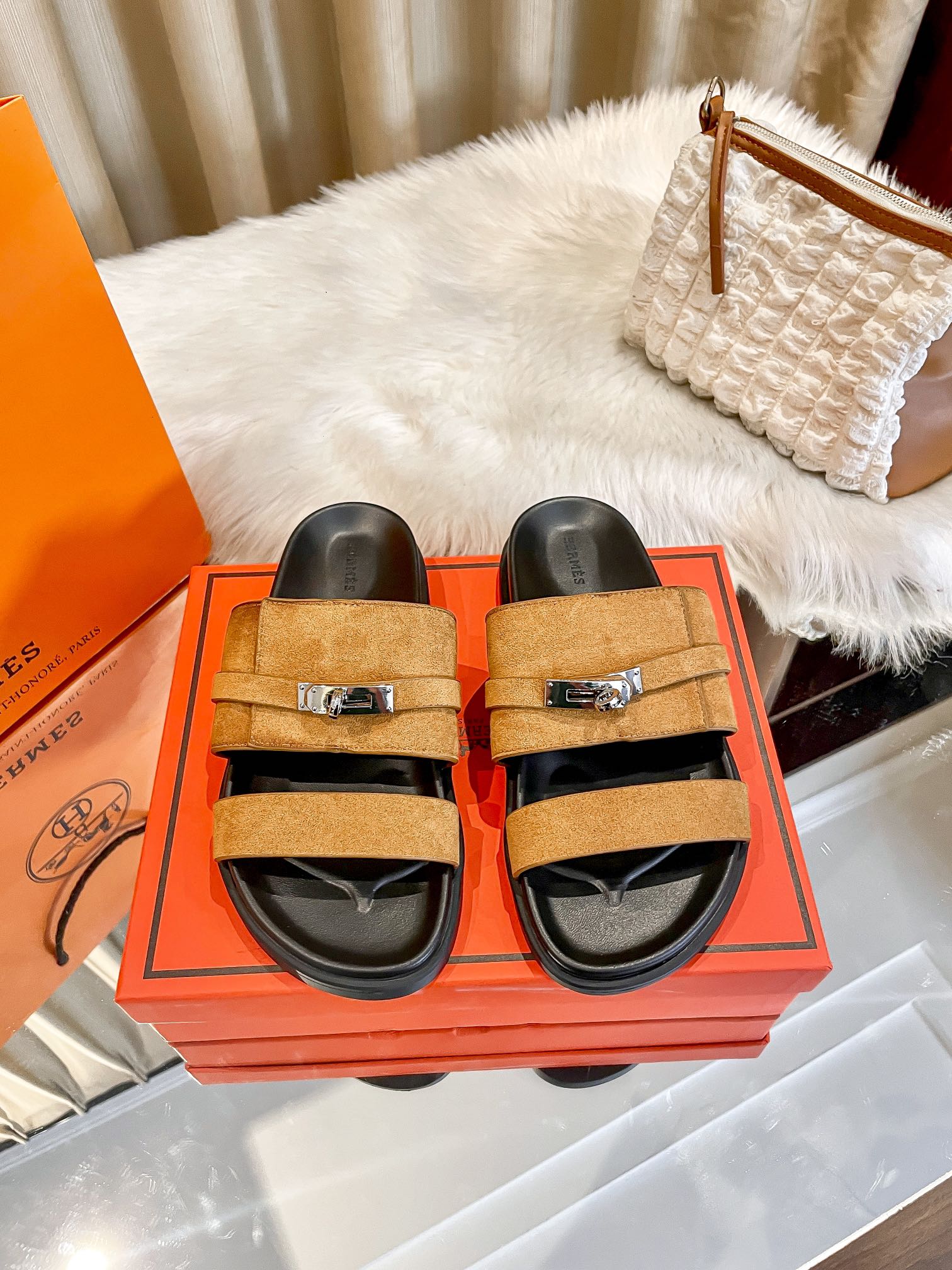 Hermes Chaussures Pantoufles Couleur orange Hardware en argent Série printemps Peu importe