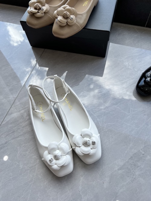 Chanel Women's Ballet Flats with Camellia Accent - Elegant and Comfortable 1 Chanel Women's Ballet Flats with Camellia Accent - Elegant and Comfortable