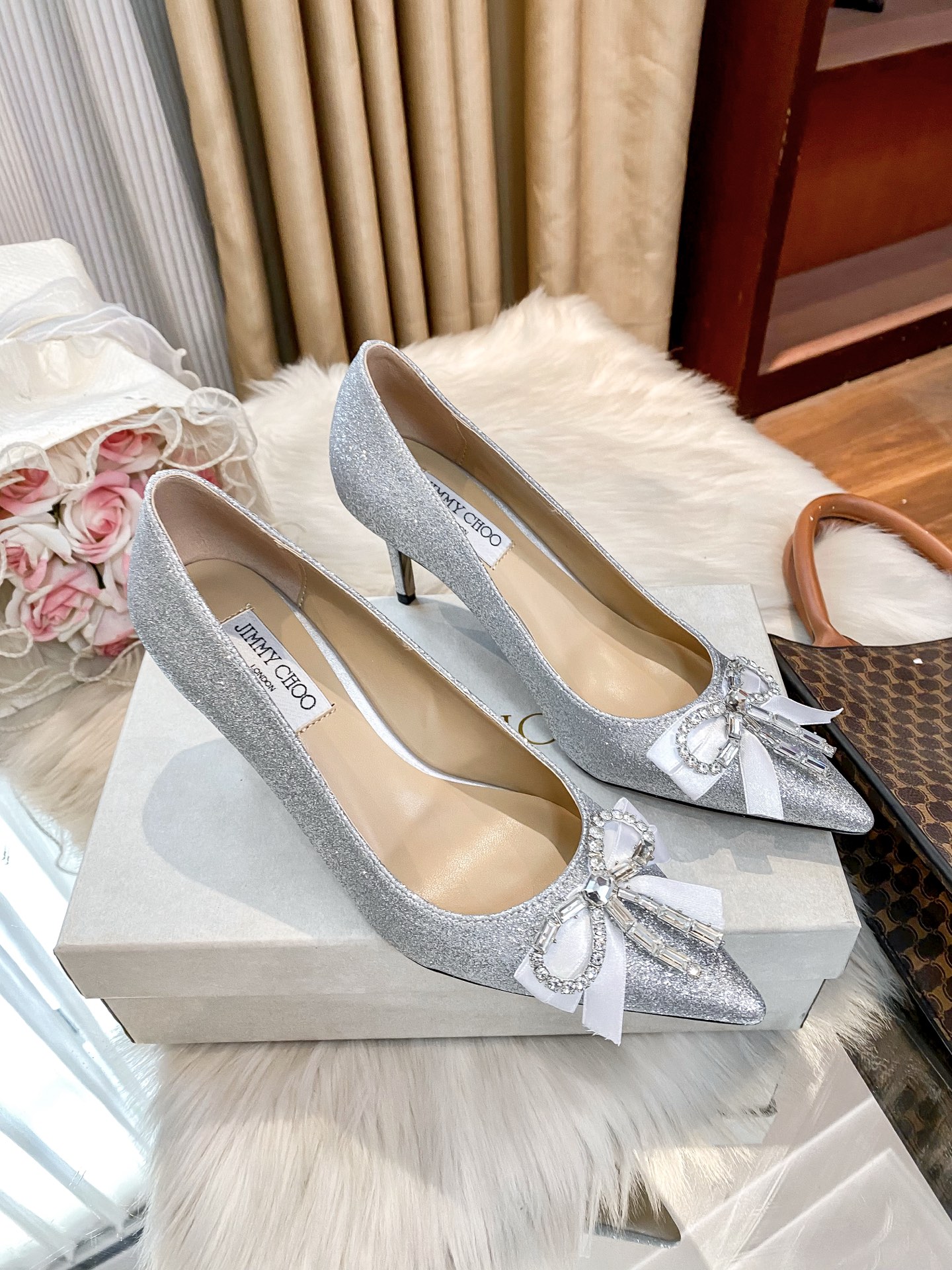 _d_69s1y_hxIQJhHwNQMTKnGAe0Jrt6N_3DMilRQ