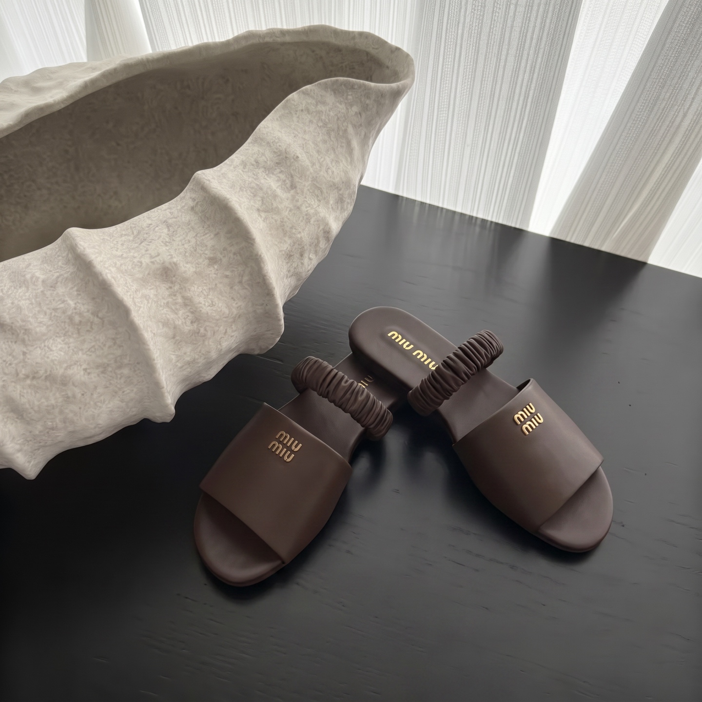 miumiu] Slides: Hot new arrival sandals, 1 product that has been selling 5