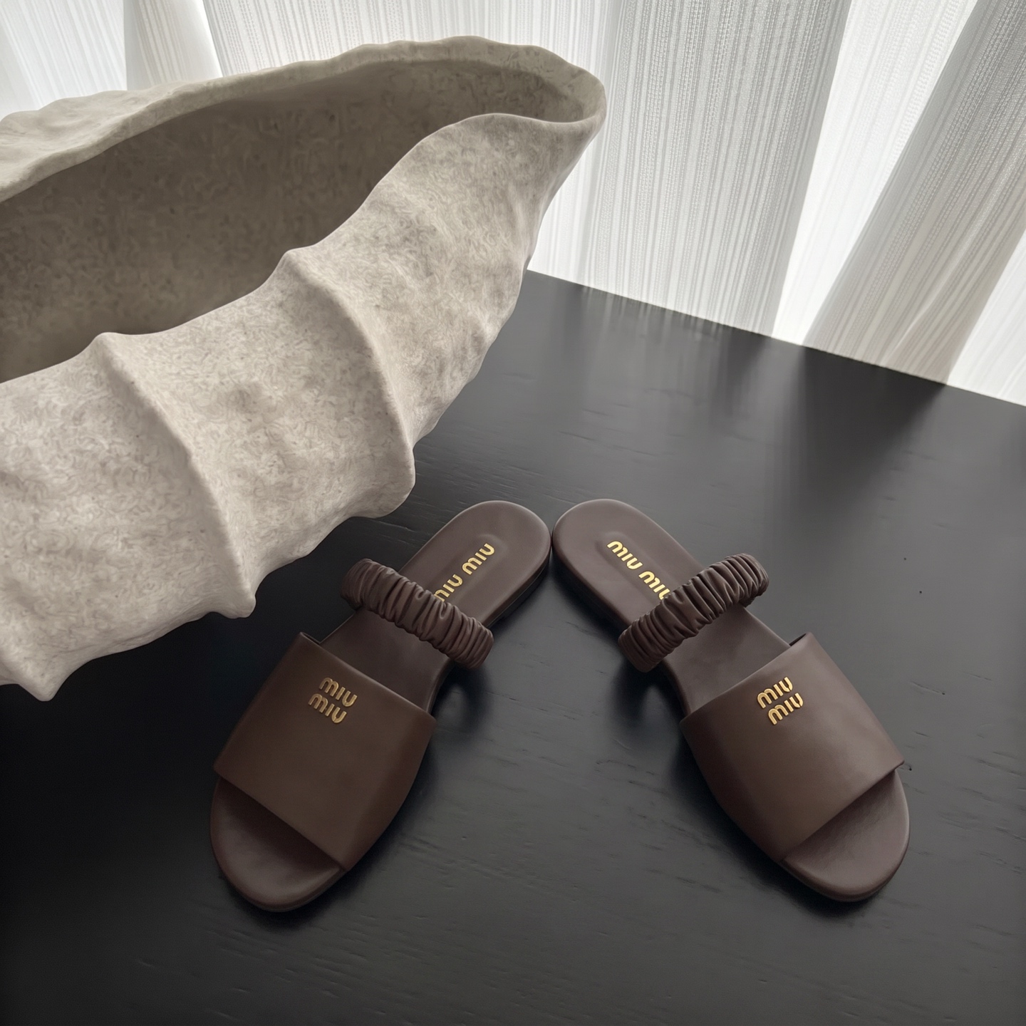 miumiu] Slides: Hot new arrival sandals, 1 product that has been selling 3