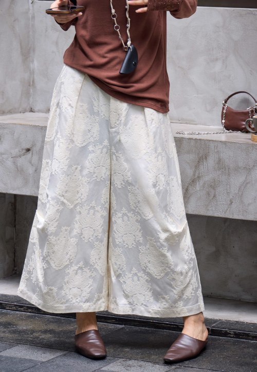 Elegant Floral Jacquard Wide Leg Pants - Comfortable & Sophisticated Style 1 Elegant Floral Jacquard Wide Leg Pants - Comfortable & Sophisticated Style