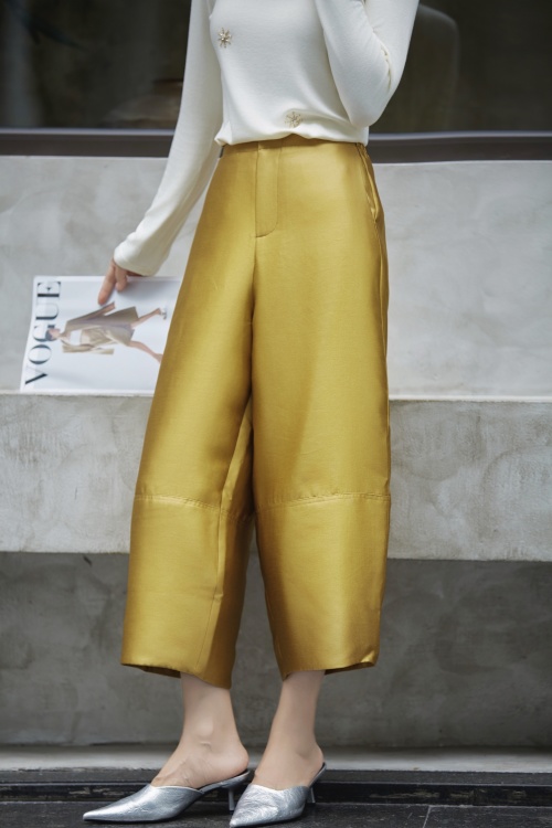 Designer Silk Wool Pants with High-Neck Beaded Woolen Top Set 1 Designer Silk Wool Pants with High-Neck Beaded Woolen Top Set