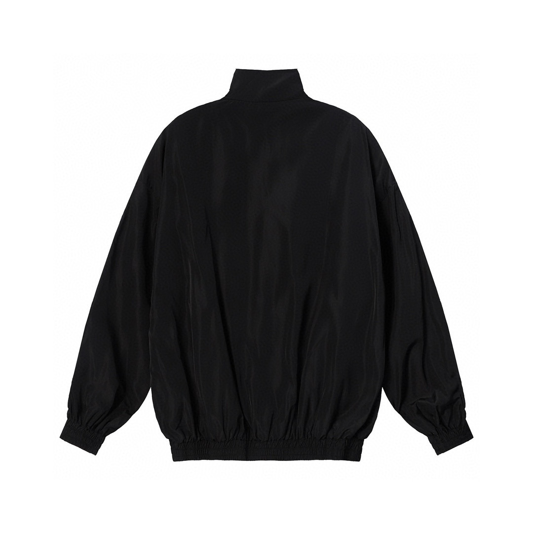 本地自取:💰230
Balenciaga/巴黎世家 阿迪三叶草联名外套
AdidasxBalenciaga合作系列正式公布
最值得期待的这一季合作款
百搭任何T恤都不会过时 重磅冰丝面料 舒适散热 穿在身上质感十足👍 经久耐穿 好看的都市运动休闲风 提升魅力 做街头最靓的仔 修饰身形 不臃肿 超级百搭的一款上衣
尺码:S-XL