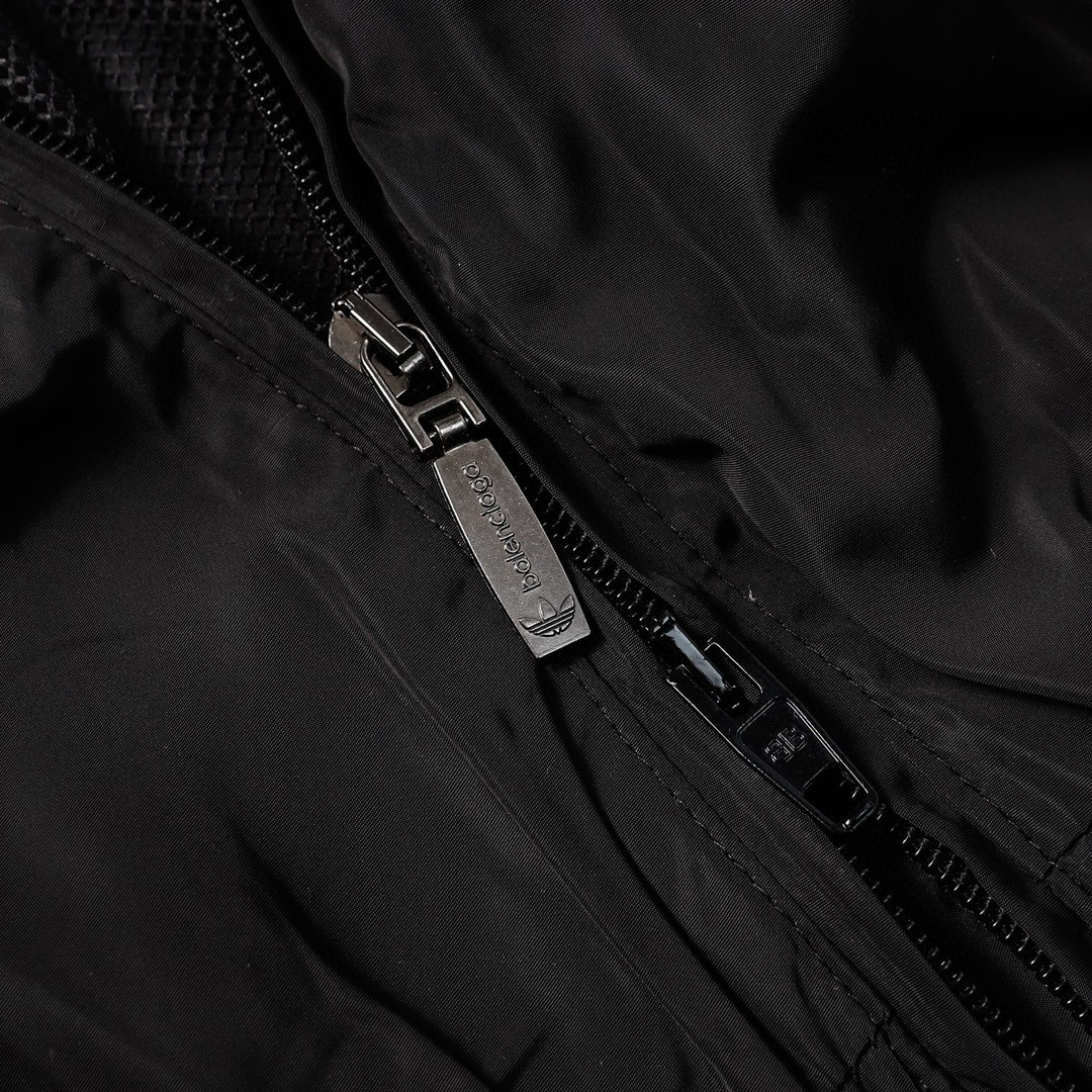 Balenciaga/巴黎世家 阿迪三叶草联名外套