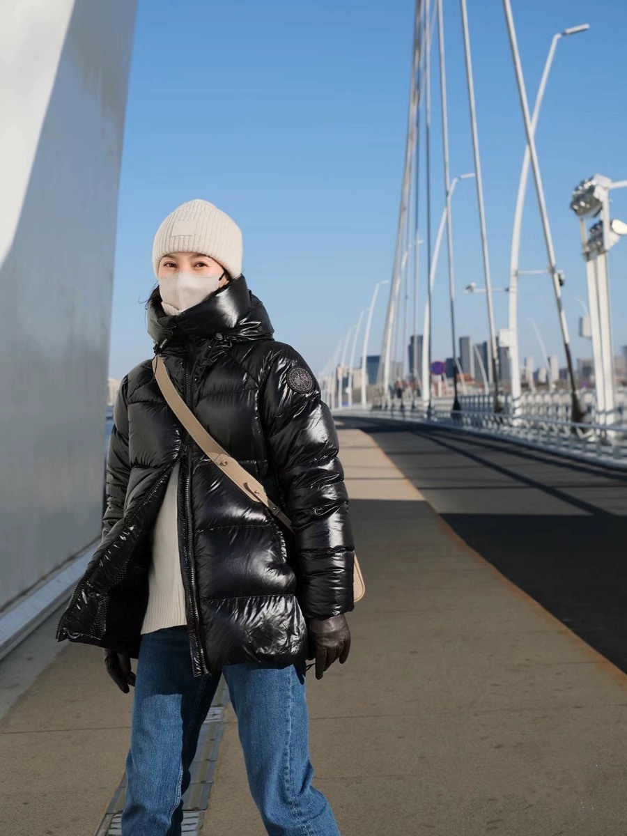 羽绒服-。 加拿大鹅 Crofton男女同款黑标羽绒服这款日常穿搭常备单品采用我们的可持续 Feathe