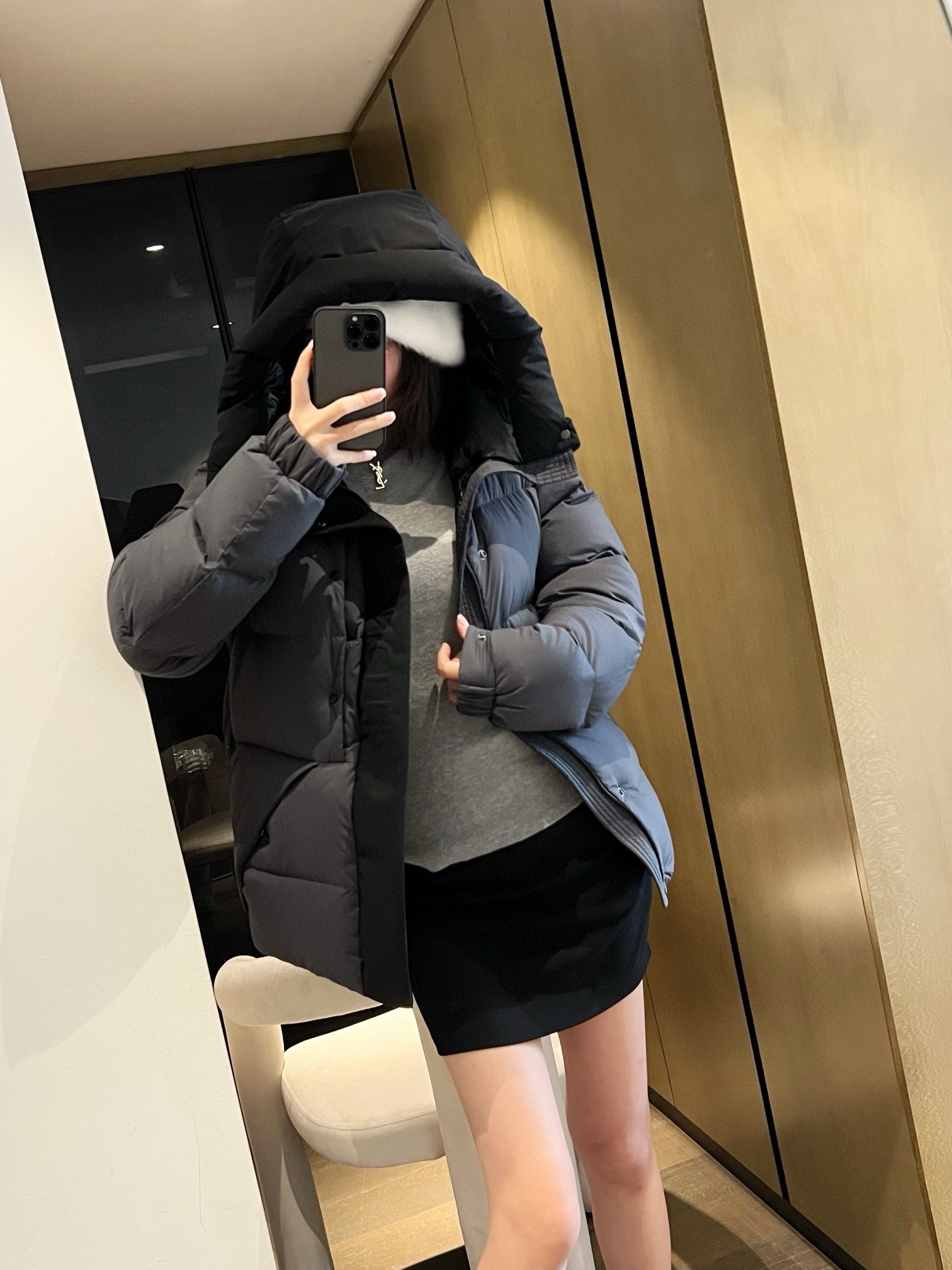 羽绒服-。 MC黑武士冬季爆款羽绒服 短款羽绒服浮雕门禁羽绒服面包服！磨砂利落色彩与剪裁打造干练姿态，身