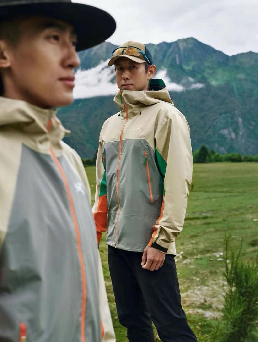 鸟X松赞联名“南迦巴瓦”系列户外防水硬壳冲锋衣 风衣夹克。解锁关于西藏高原秘境的户外穿搭！Yb四次压胶工