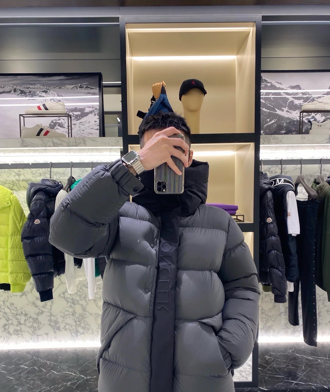 羽绒服-。 MC黑武士冬季爆款羽绒服 短款羽绒服浮雕门禁羽绒服面包服！磨砂利落色彩与剪裁打造干练姿态，身