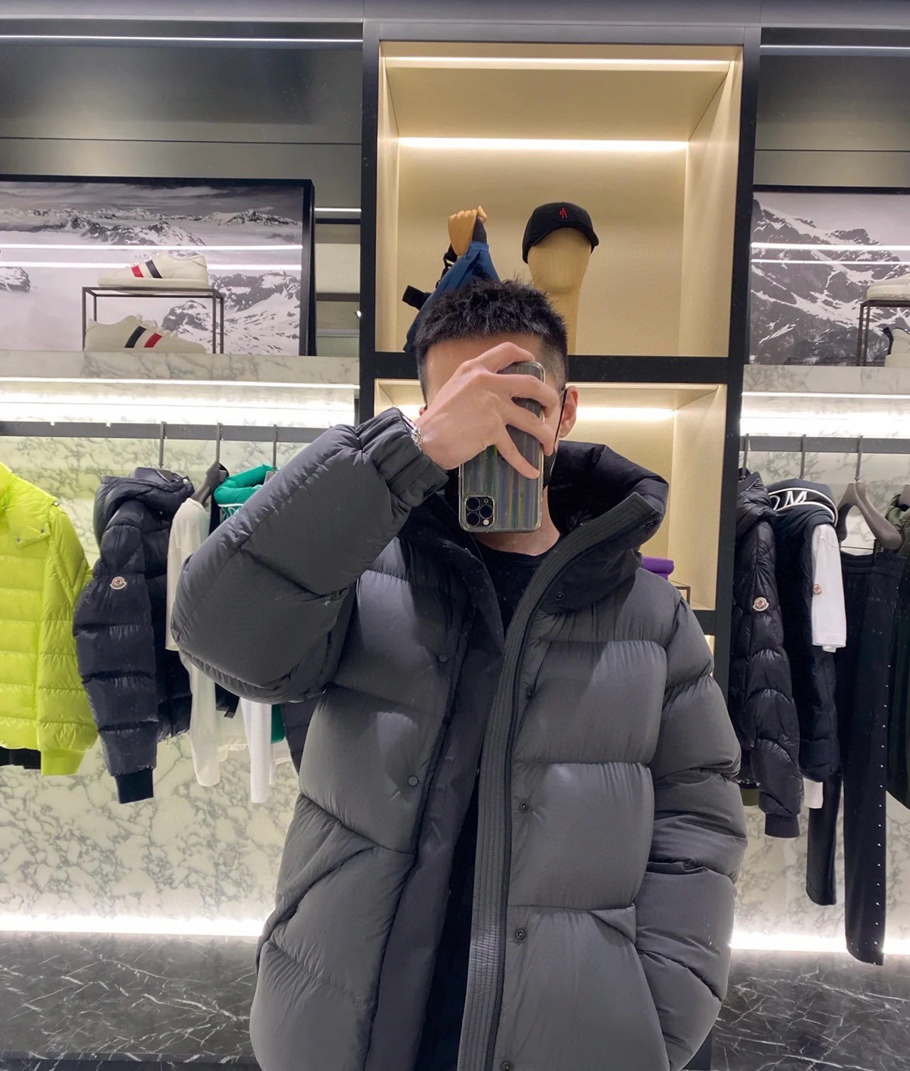 羽绒服-。 MC黑武士冬季爆款羽绒服 短款羽绒服浮雕门禁羽绒服面包服！磨砂利落色彩与剪裁打造干练姿态，身