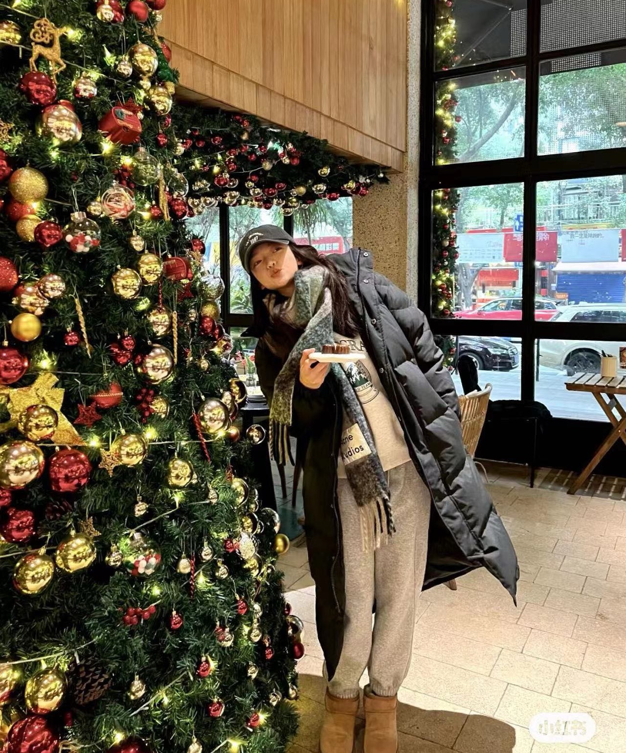 NO:570090,Down jacket -. Matte matte Maya long down jacket, the first long men's series in autumn, logo pattern, SS quality control channel, high-end appearance, very good-looking. Moncle* Moncler vezere long down jacket, customer-supplied feel fabric, very small quantity, high-end men's down in autumn and winter, filled with international 90 white duck down. High-density fabric, good quality according to the standard, and very rigorous in craftsmanship.  The materials and workmanship used in the pattern are impeccable, and the temperament of the upper body is also very stable. It can be said that it is quite good. The only thing is that the goods are not divided enough. All the veterans who have received the goods before are really satisfied. The workmanship and fabrics are quite NICE. Anyone can control it. I would give it to my husband, my boyfriend, or my family. The effect is very good, and every part is just right. The upper body is elegant and capable, and it is practical for commuting, business and leisure.   This design is brilliant!  Color Black Size 0-4,,Moncler,Moncler,down jacket,alexander wang19860909羽绒服-. 雾面哑玛雅长款羽绒服 入秋第一款男士系列长款 ,标志logo图案 SS品控渠道 高端品相上身效果相当好看.Moncle*盟可睐 蒙口vezere长款羽绒服 客供手感面料 数量极少 秋冬男士高端羽绒 填充国际90白鸭绒. 高密面料, 对标入柜的好品质,对工艺相当严谨, 版型用料做工,也是无可挑次的,上身的气质也是拿捏的稳稳 可以说是相当棒,唯一的就是货不够分,之前拿到货的老铁真是个个满意 做工,面料都是相当NICE, 任何人都可以驾驭的款,送老公 送男朋友 送家里人 ,效果相当棒,各部位恰到好处. 上身大气干练,通勤商务休闲都实用. 这个设计出彩的很！ 颜色黑色 尺码0-4,,Moncler,Moncler,down jacket,alexander wang,Men's clothing