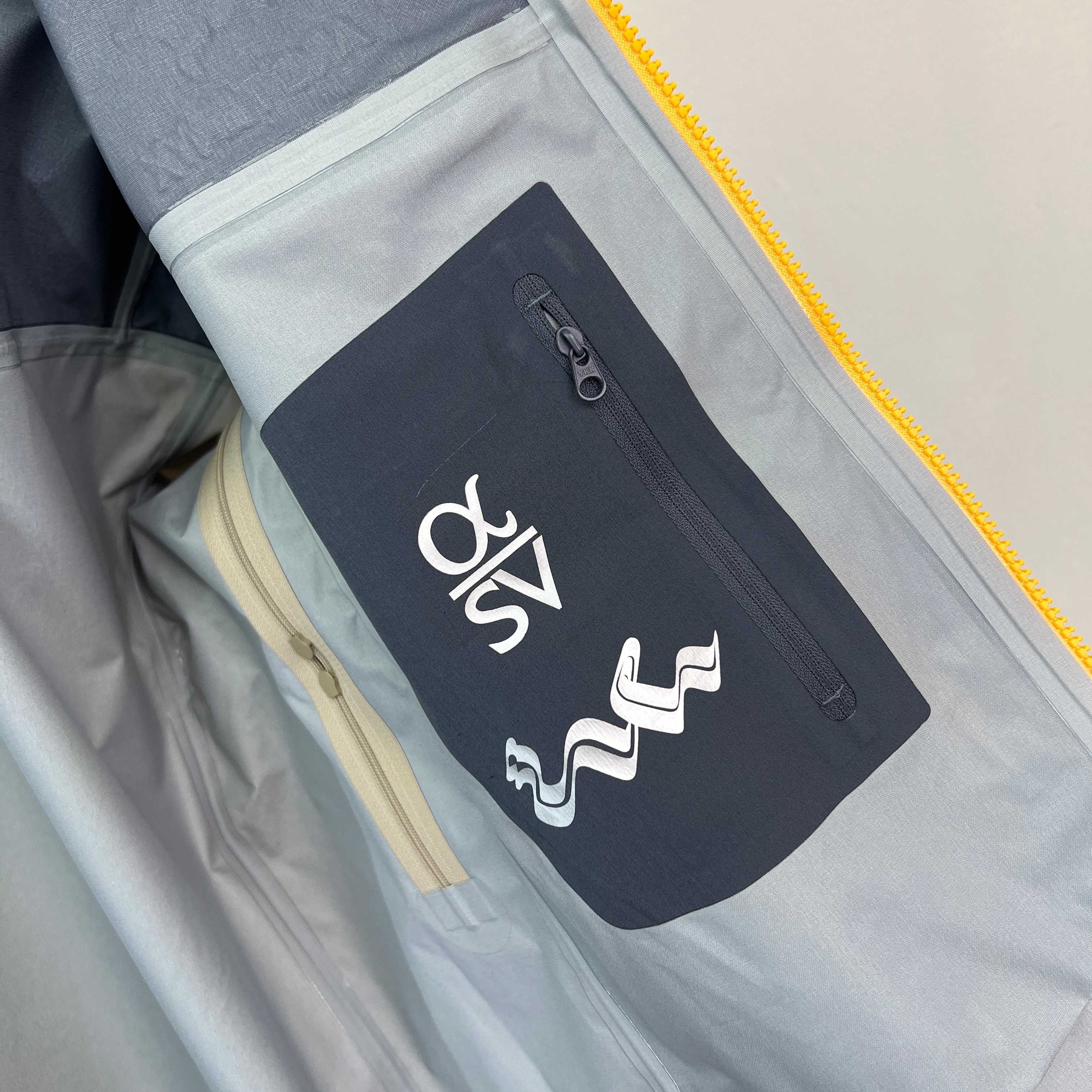 Arc'teryx Alpha SV LNY Chaqueta Impermeable Edición Limitada Año de la Serpiente 10 a1740807432463 3215