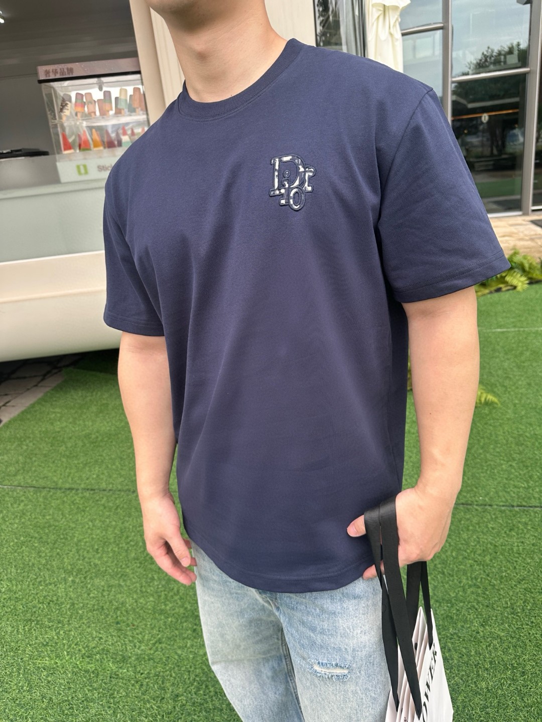 CD老花小标~夏季新款纯棉短袖T恤 高阶松弛感穿搭首选，经典老花小标刺绣，精致不张扬，低调彰显品味。高克