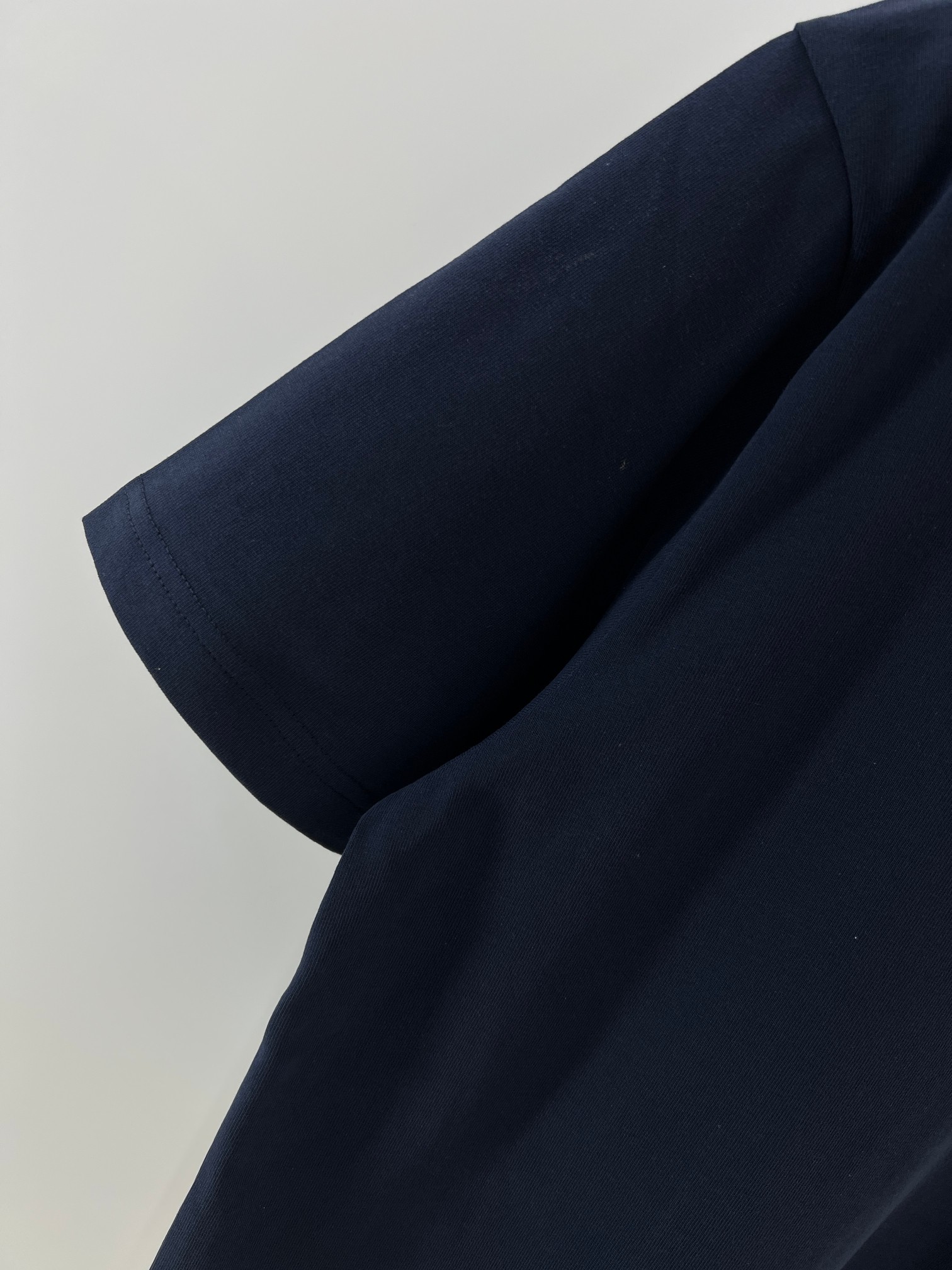 CD老花小标~夏季新款纯棉短袖T恤 高阶松弛感穿搭首选，经典老花小标刺绣，精致不张扬，低调彰显品味。高克