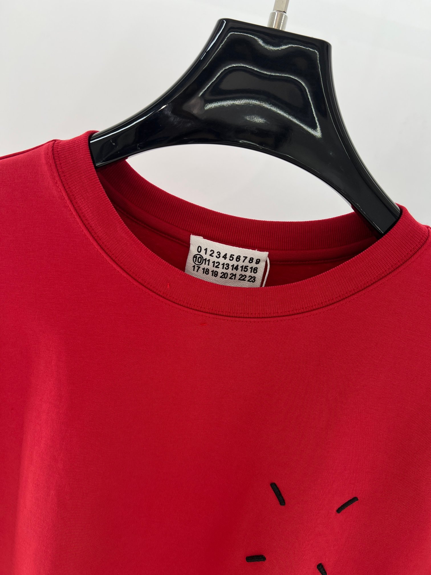 MM6马吉拉*经典回归！情侣款短袖T恤 简约不简单的MM6短袖，把舒适与时髦一键拿捏，情侣党闭眼入，一起