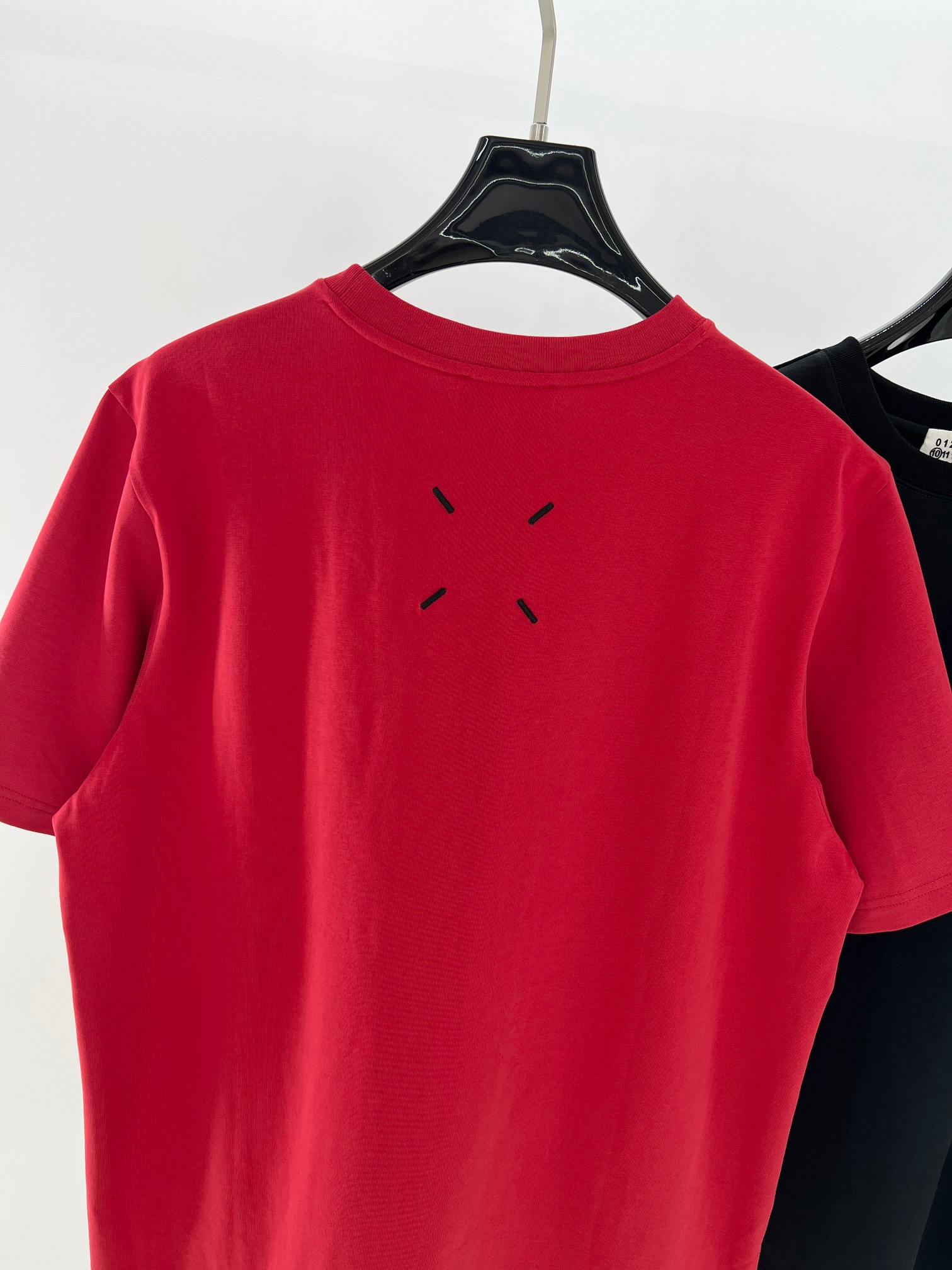 MM6马吉拉*经典回归！情侣款短袖T恤 简约不简单的MM6短袖，把舒适与时髦一键拿捏，情侣党闭眼入，一起