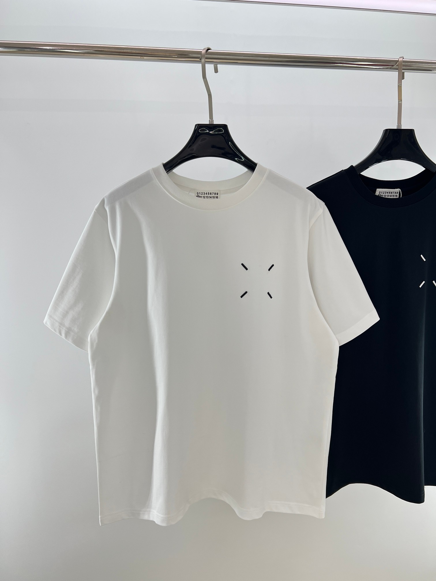 MM6马吉拉*经典回归！情侣款短袖T恤 简约不简单的MM6短袖，把舒适与时髦一键拿捏，情侣党闭眼入，一起