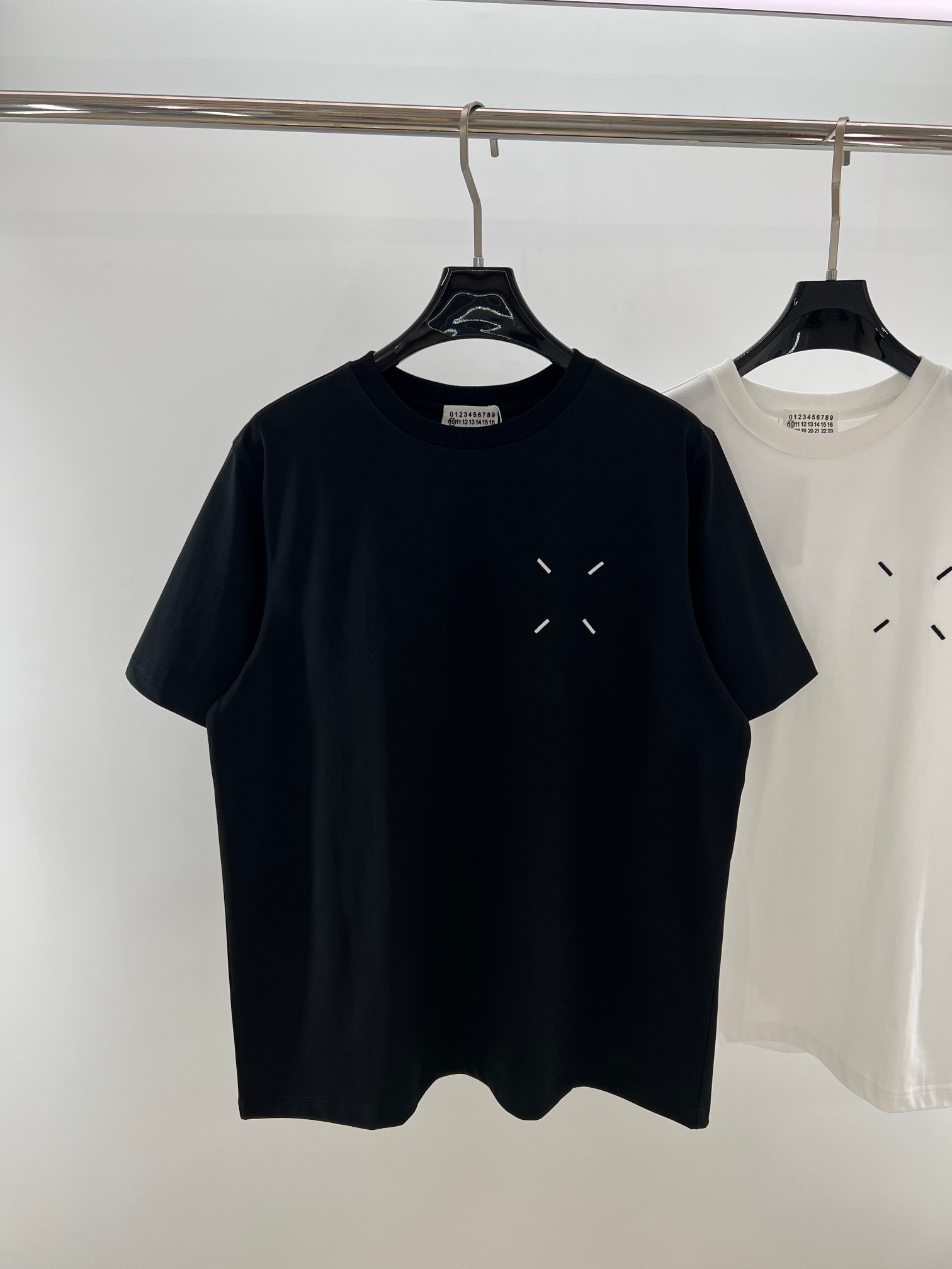 MM6马吉拉*经典回归！情侣款短袖T恤 简约不简单的MM6短袖，把舒适与时髦一键拿捏，情侣党闭眼入，一起