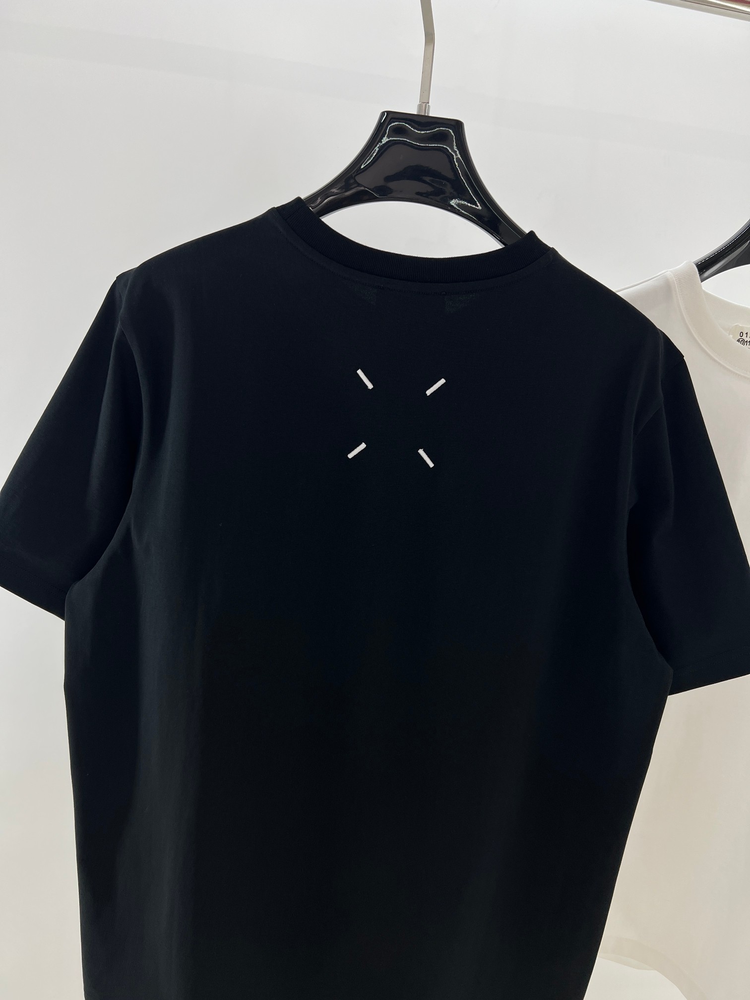 MM6马吉拉*经典回归！情侣款短袖T恤 简约不简单的MM6短袖，把舒适与时髦一键拿捏，情侣党闭眼入，一起